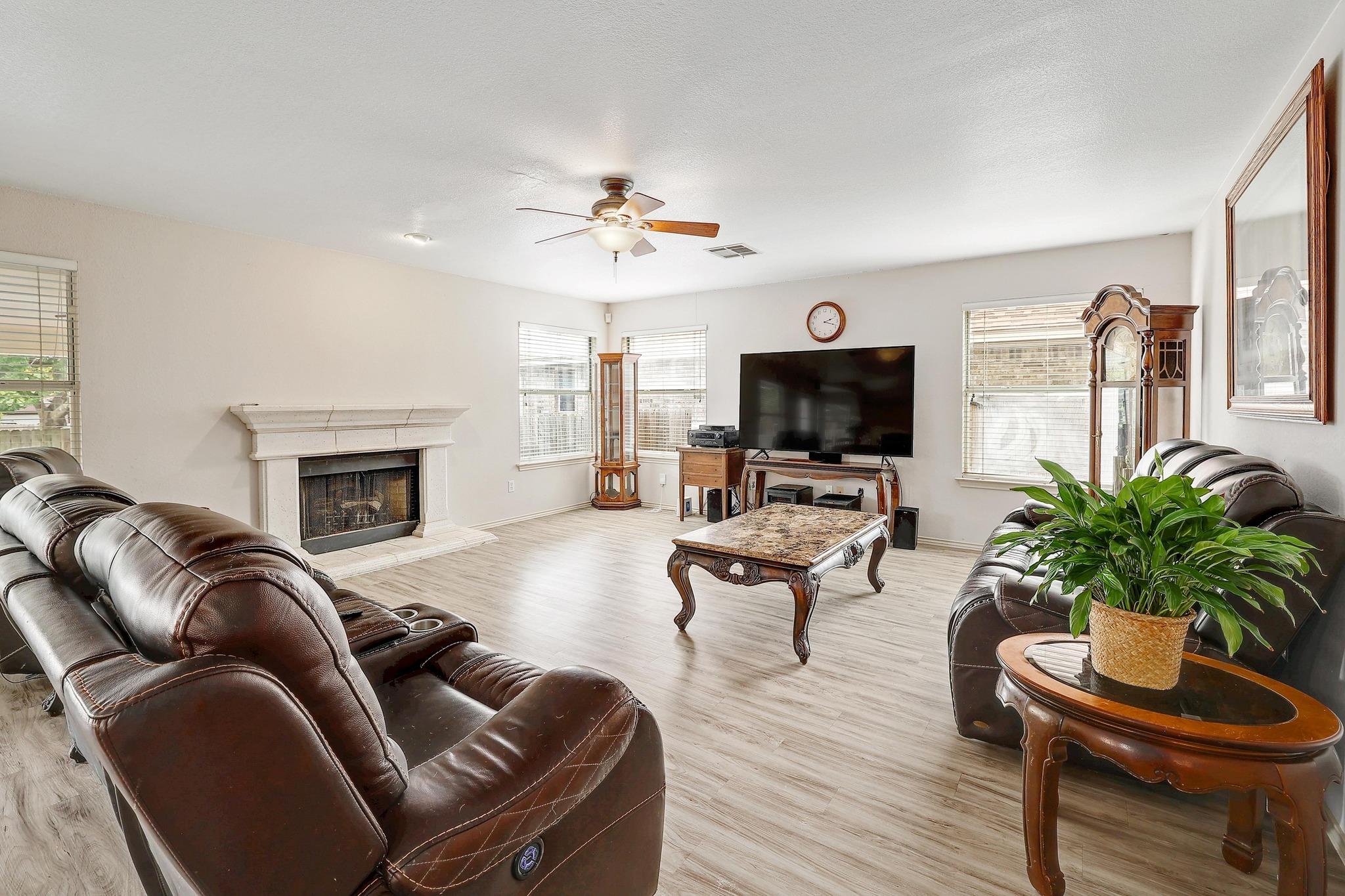 15433 Ozone Pl, Austin, TX 78728