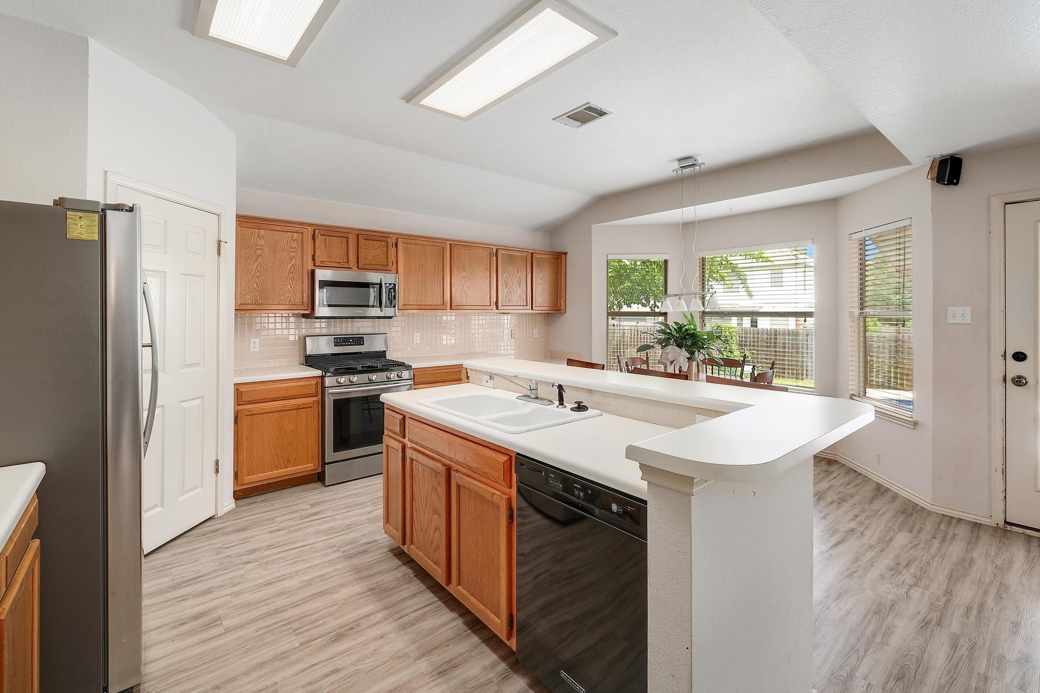 15433 Ozone Pl, Austin, TX 78728