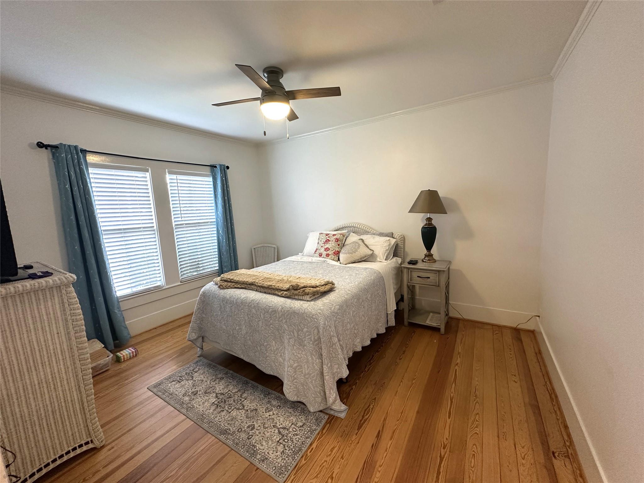 129 E Crockett St, La Grange, TX 78945