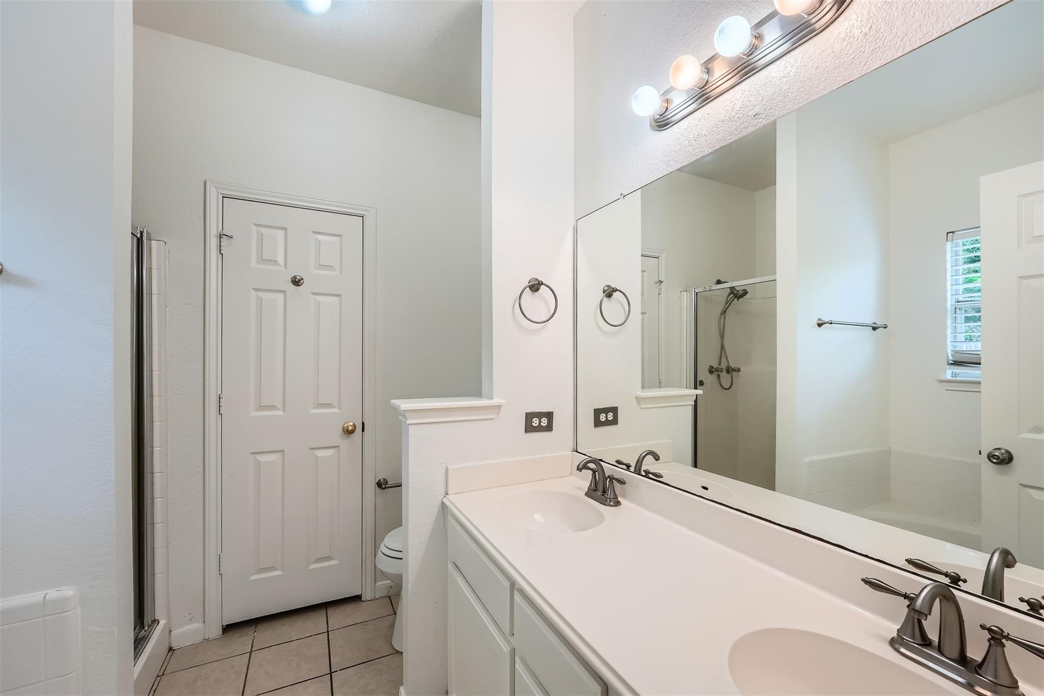 204 Mallard Cv, Hutto, TX 78634