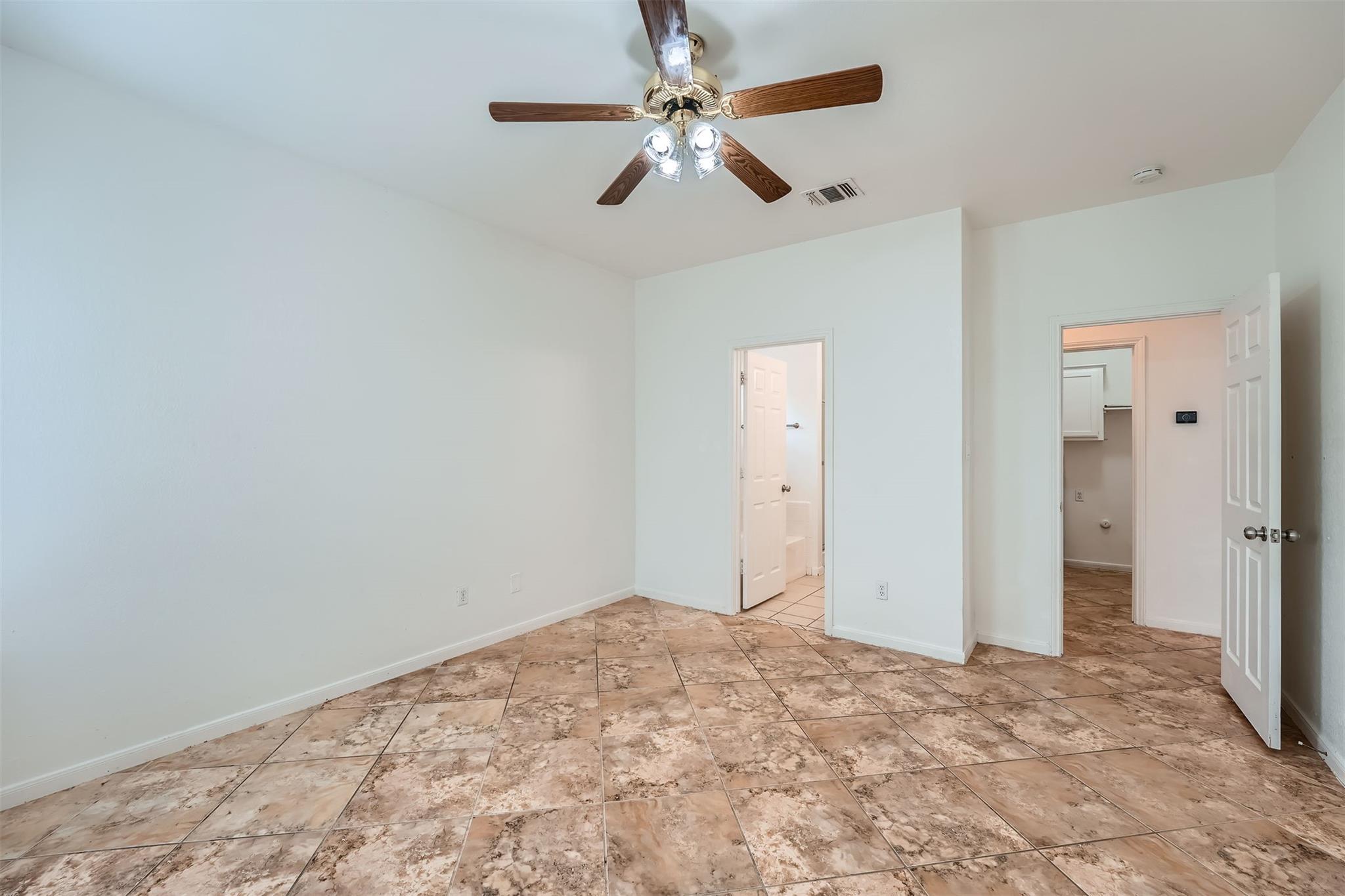 204 Mallard Cv, Hutto, TX 78634