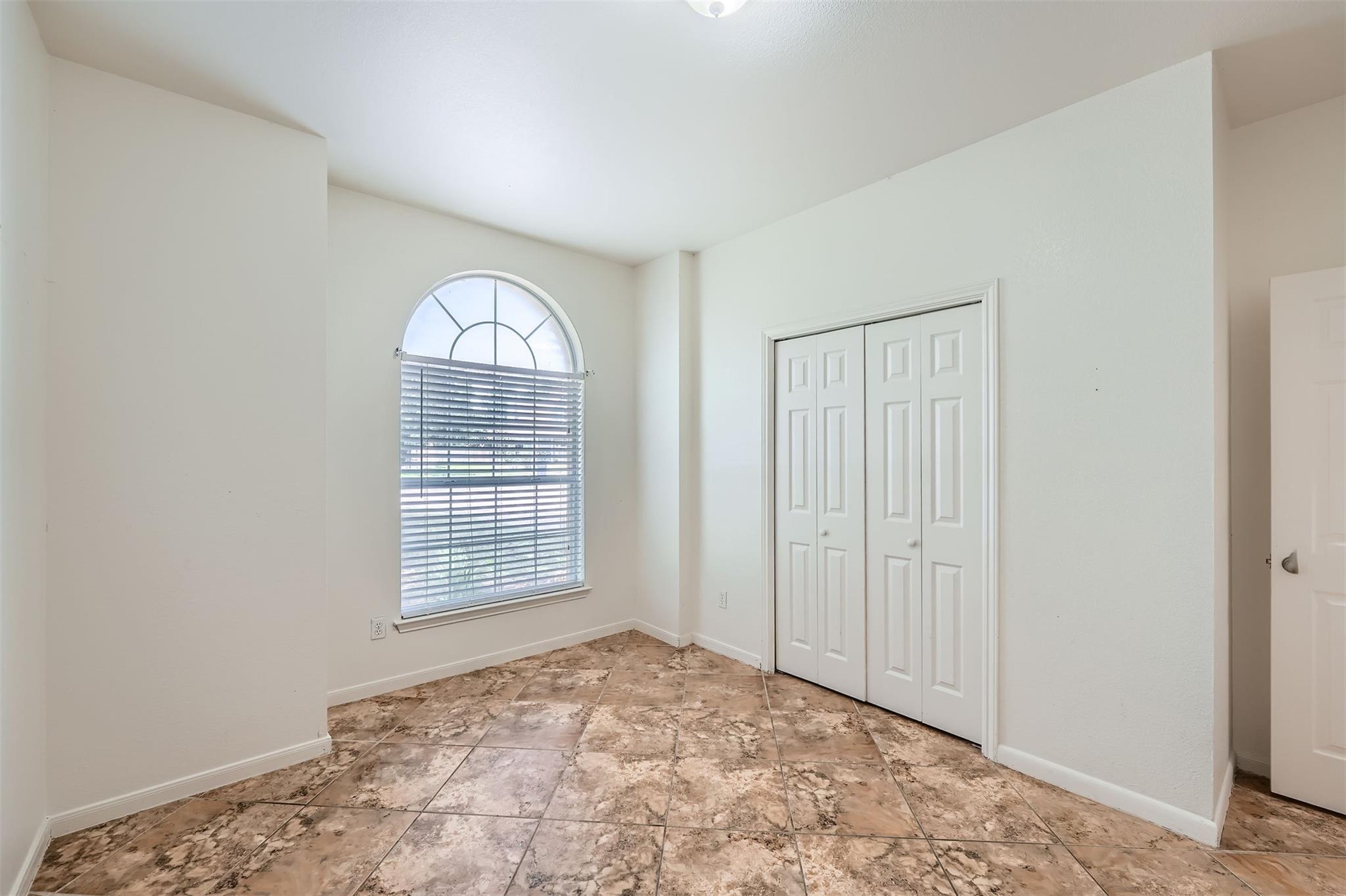 204 Mallard Cv, Hutto, TX 78634