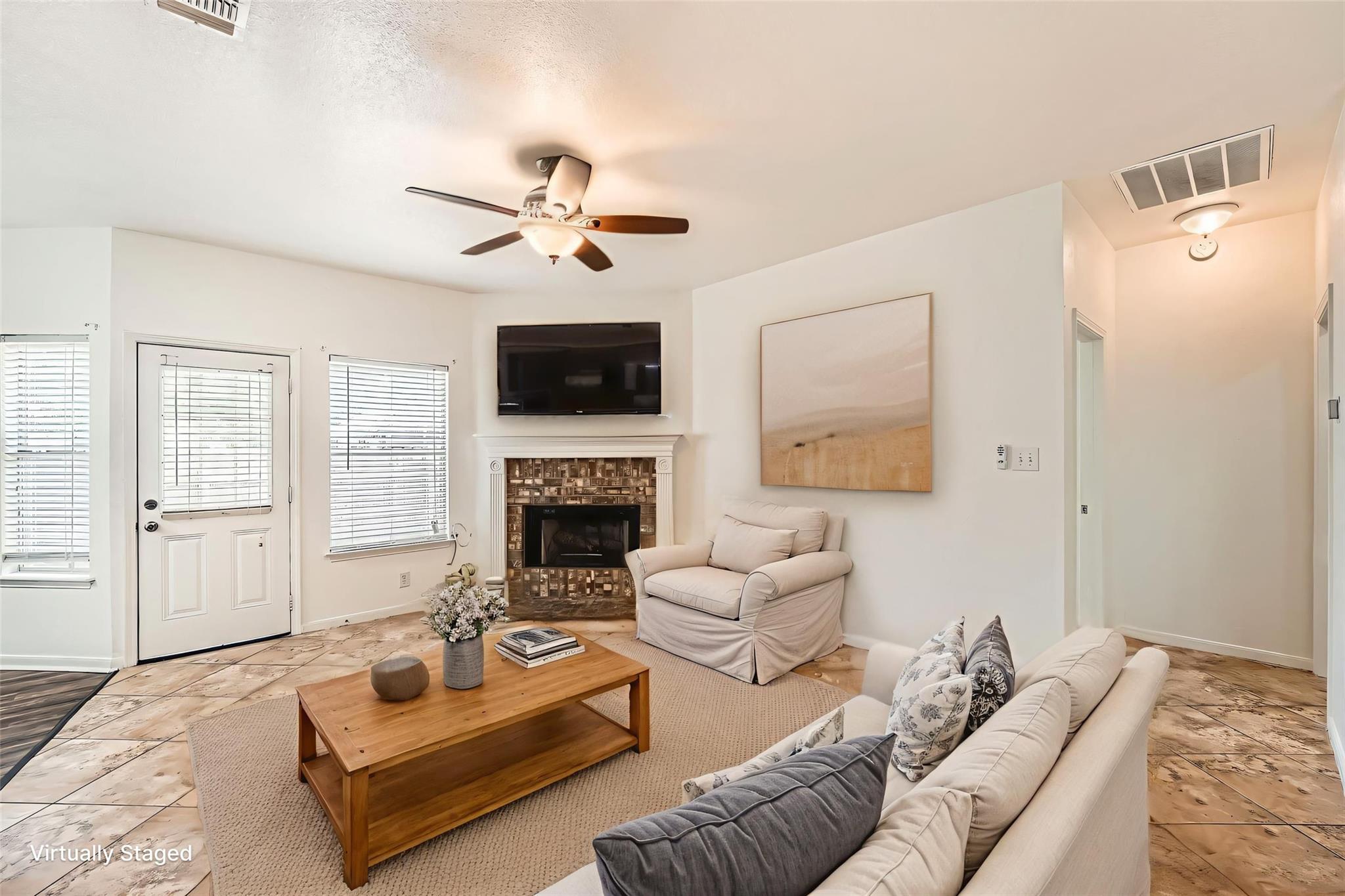 204 Mallard Cv, Hutto, TX 78634