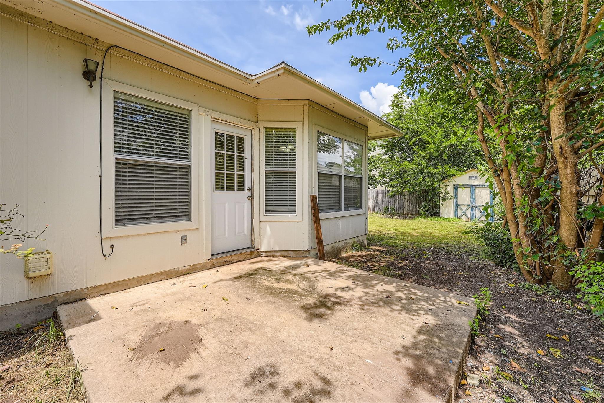 204 Mallard Cv, Hutto, TX 78634