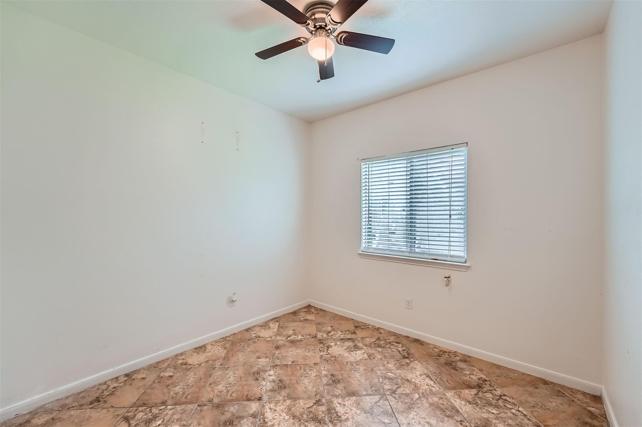 204 Mallard Cv, Hutto, TX 78634