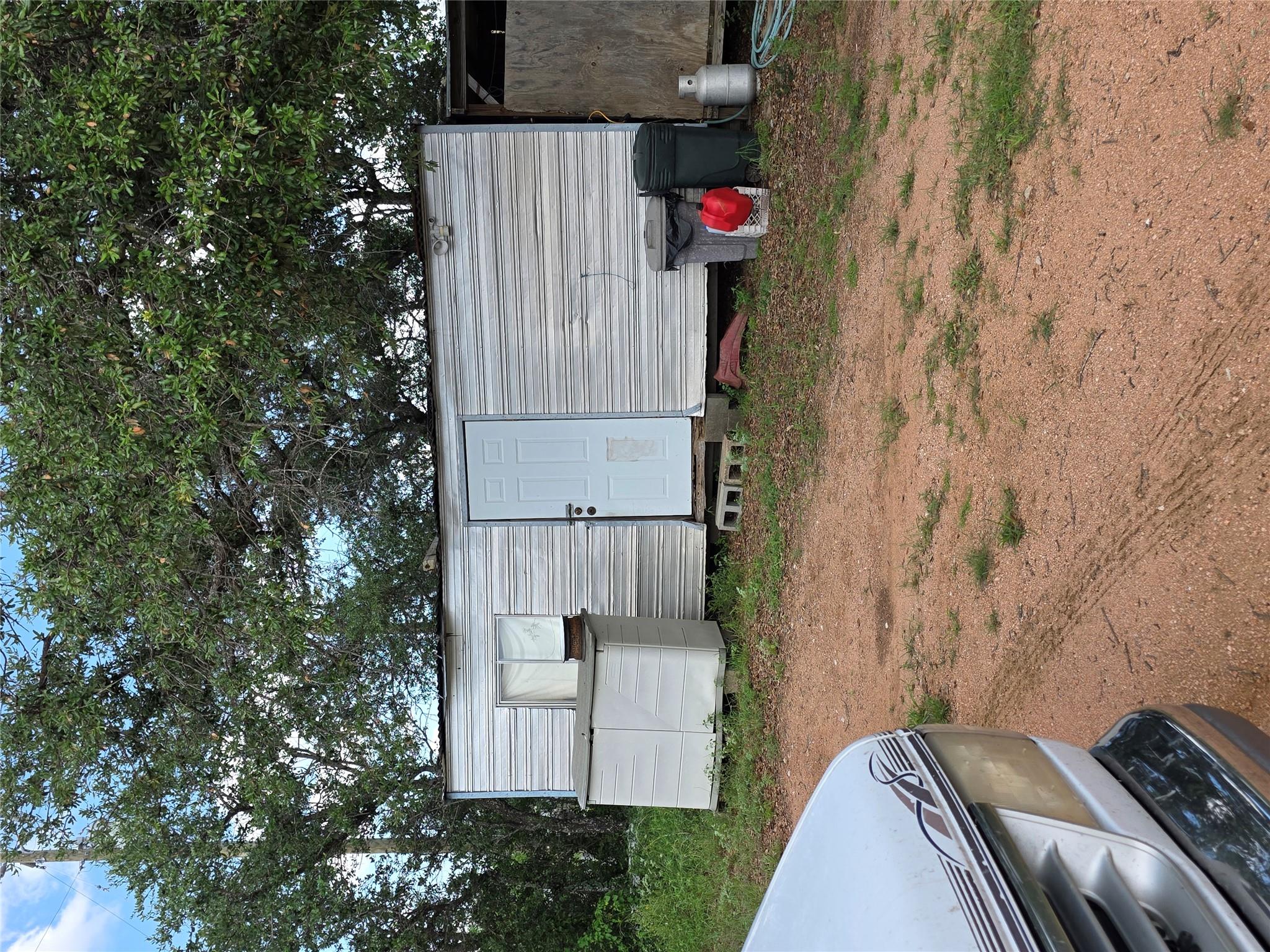 601 Breezy Ln, Kingsland, TX 78639