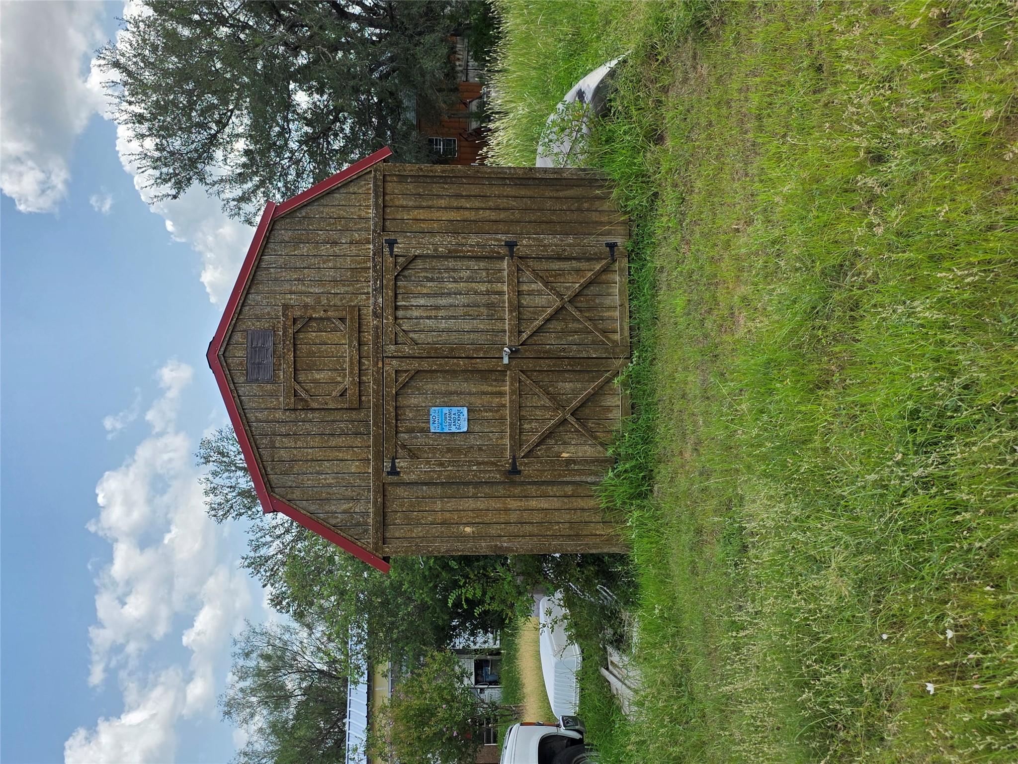 601 Breezy Ln, Kingsland, TX 78639