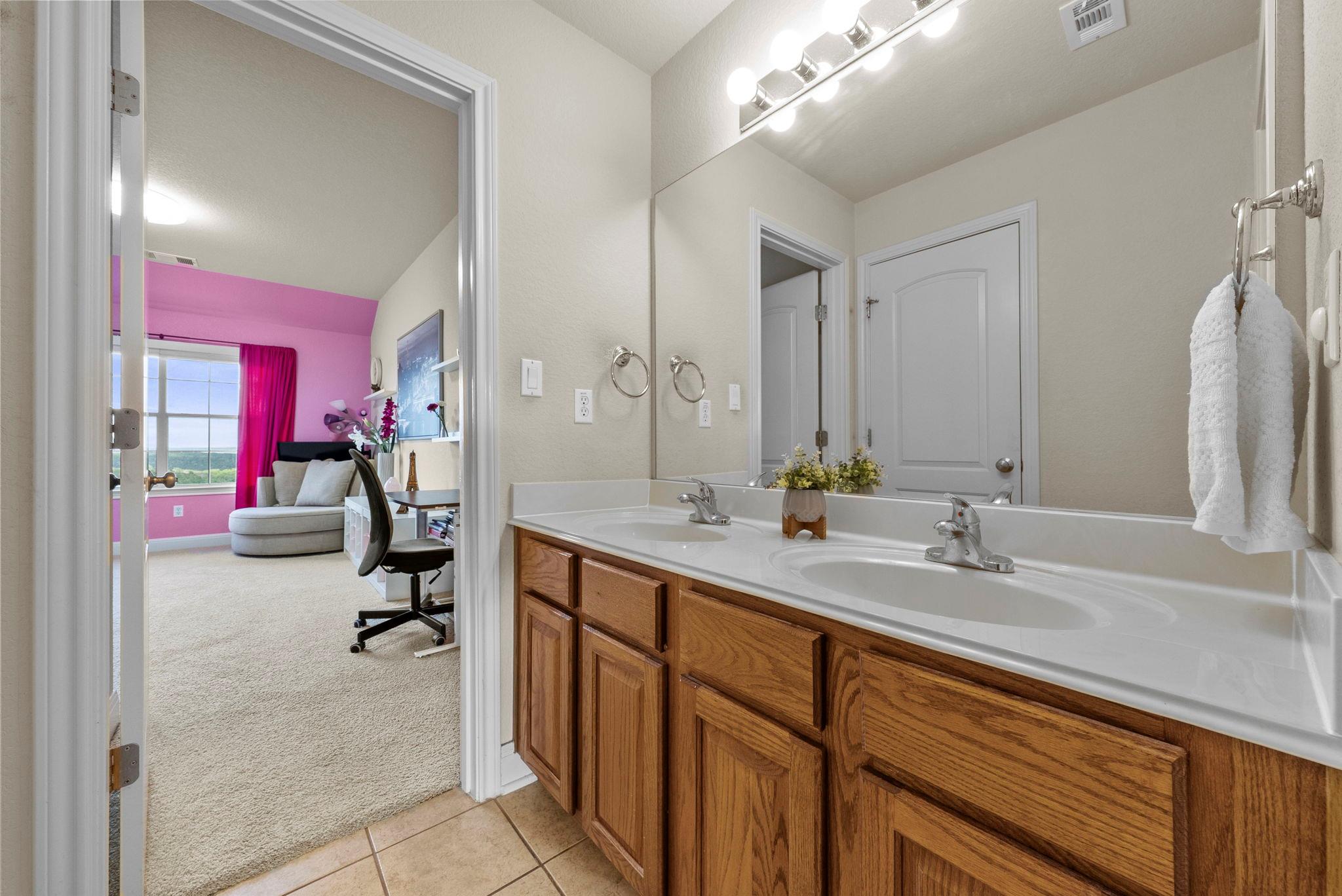 108 Whitley Dr, Austin, TX 78738