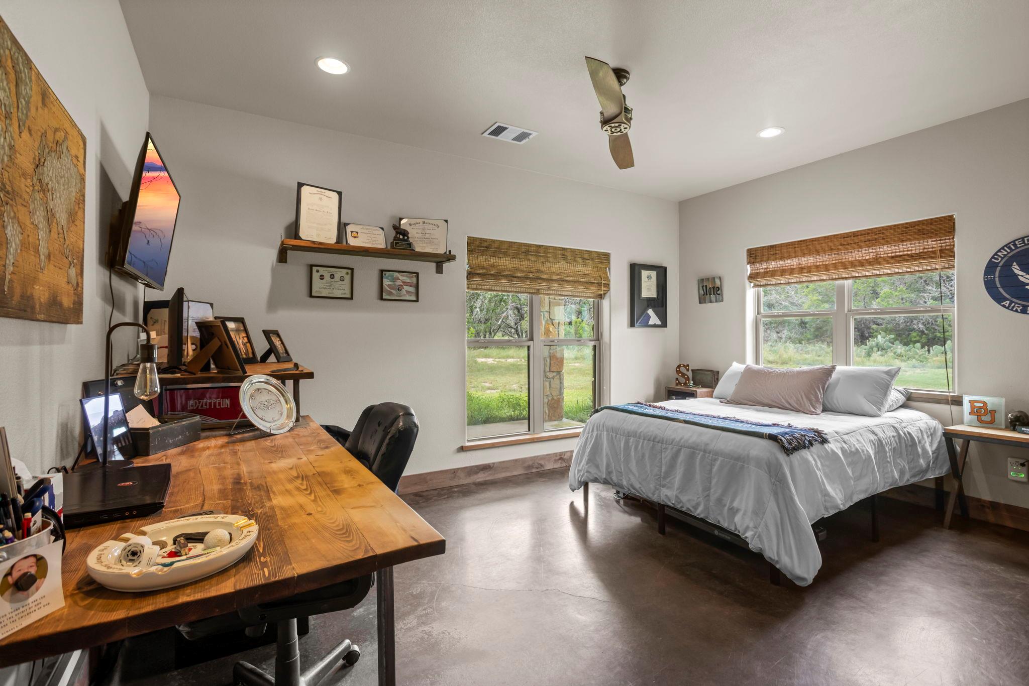 201 N Oak Vista Dr, Burnet, TX 78611