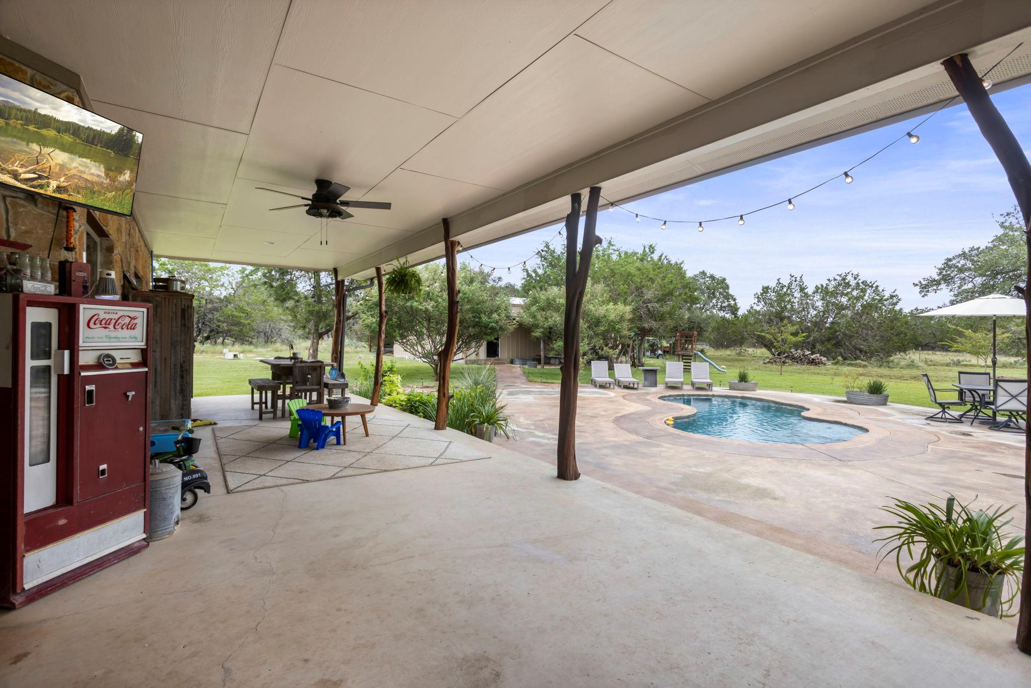 201 N Oak Vista Dr, Burnet, TX 78611