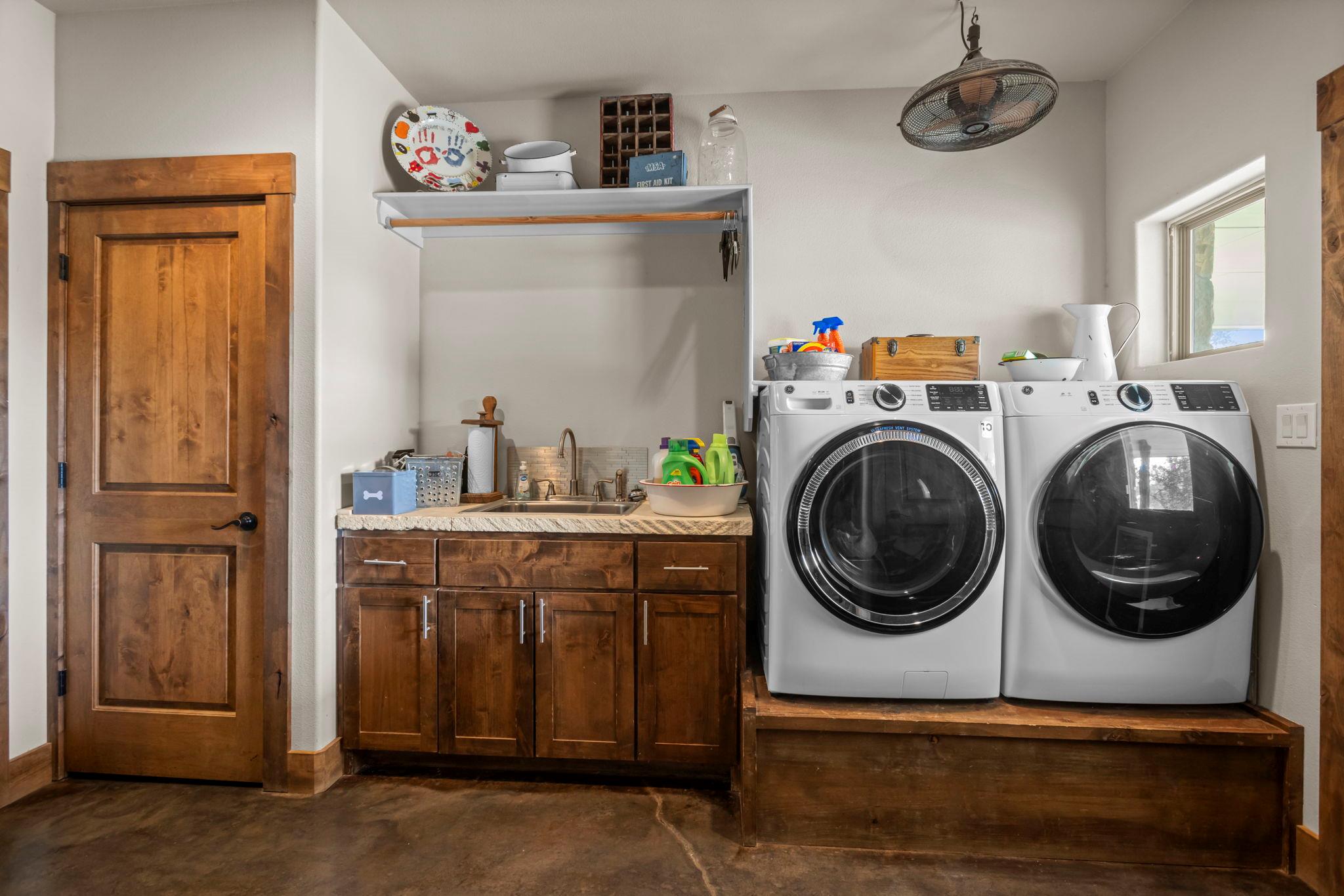 201 N Oak Vista Dr, Burnet, TX 78611