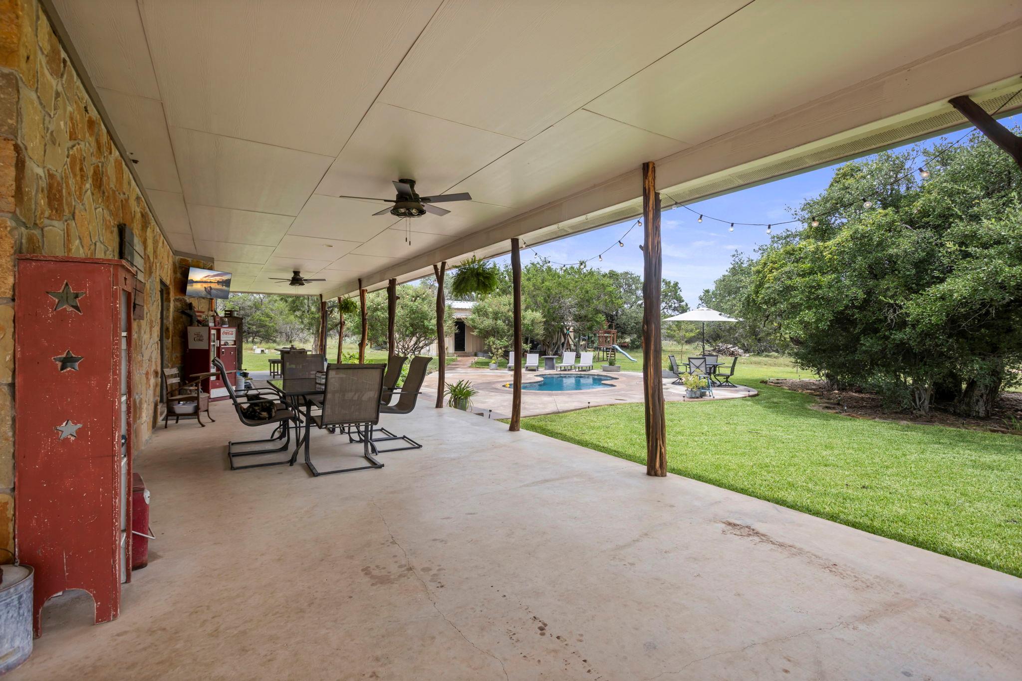 201 N Oak Vista Dr, Burnet, TX 78611