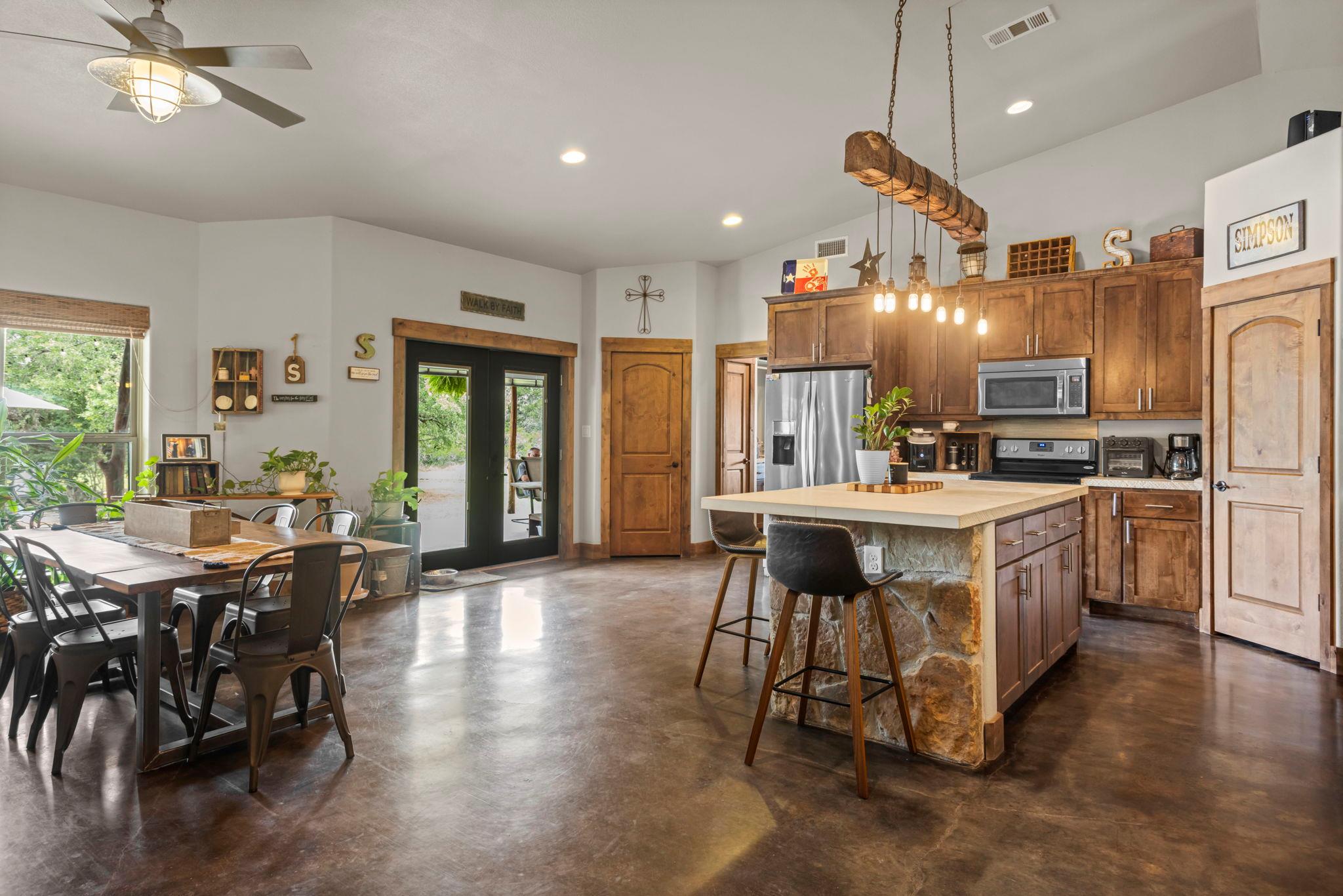 201 N Oak Vista Dr, Burnet, TX 78611