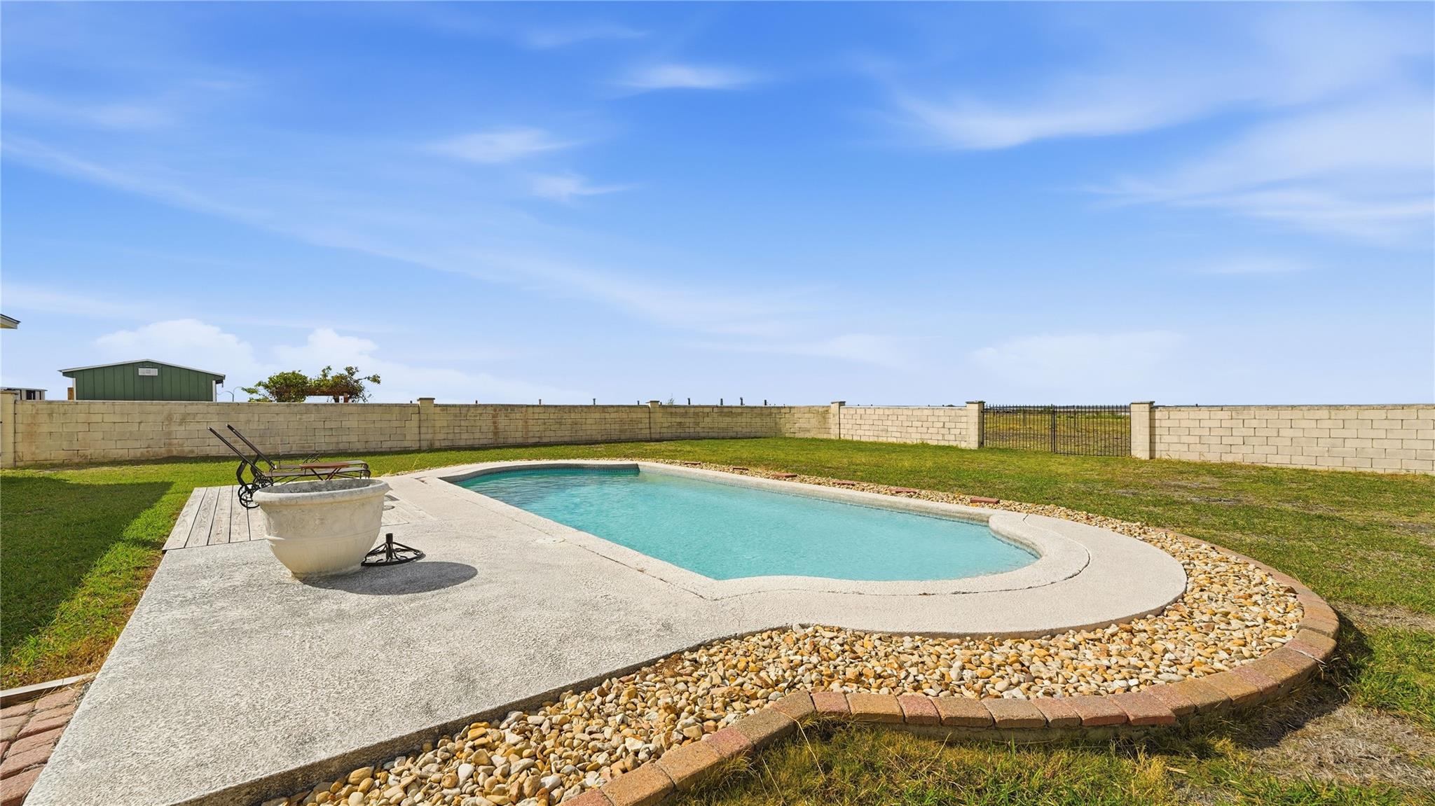 15620 Harry Lind Rd, Elgin, TX 78621