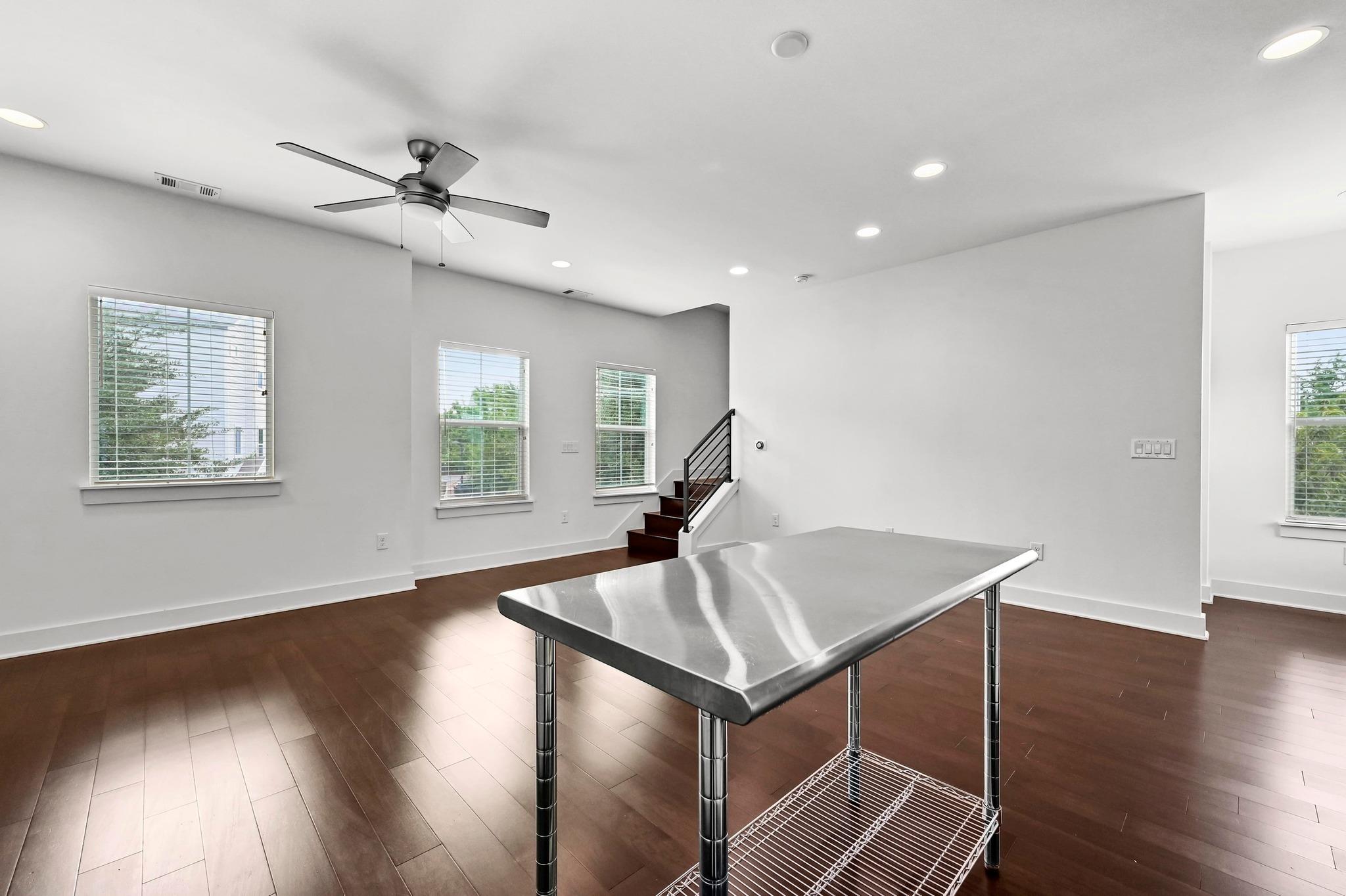 1000 Muse Ln, Austin, TX 78702