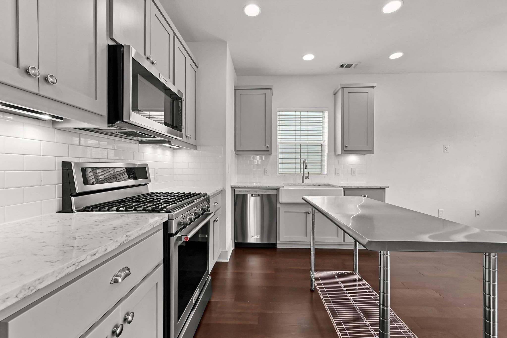 1000 Muse Ln, Austin, TX 78702