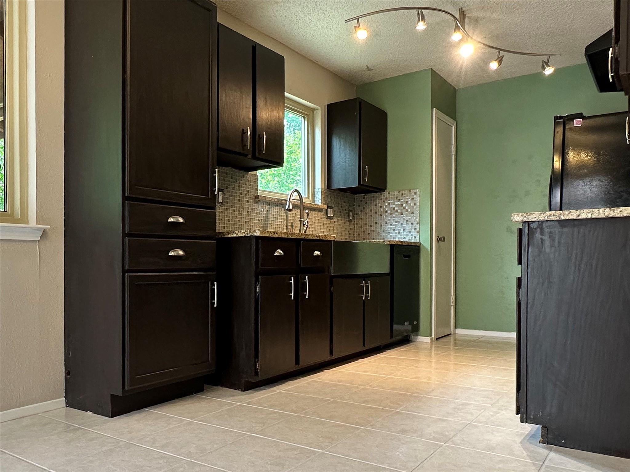 1405 Alma Dr, Austin, TX 78753
