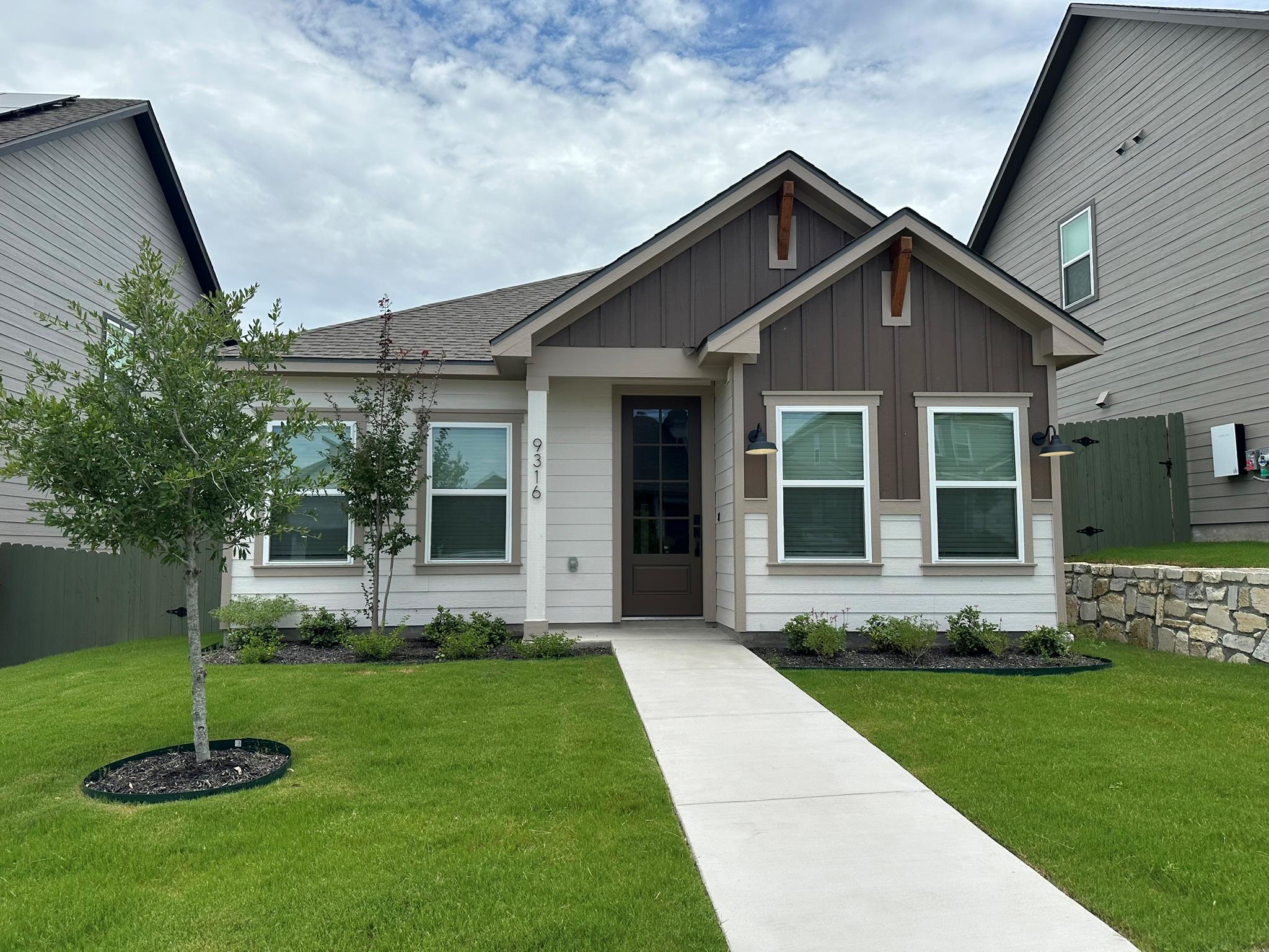 9316 Gladsome Path, Manor, TX 78653