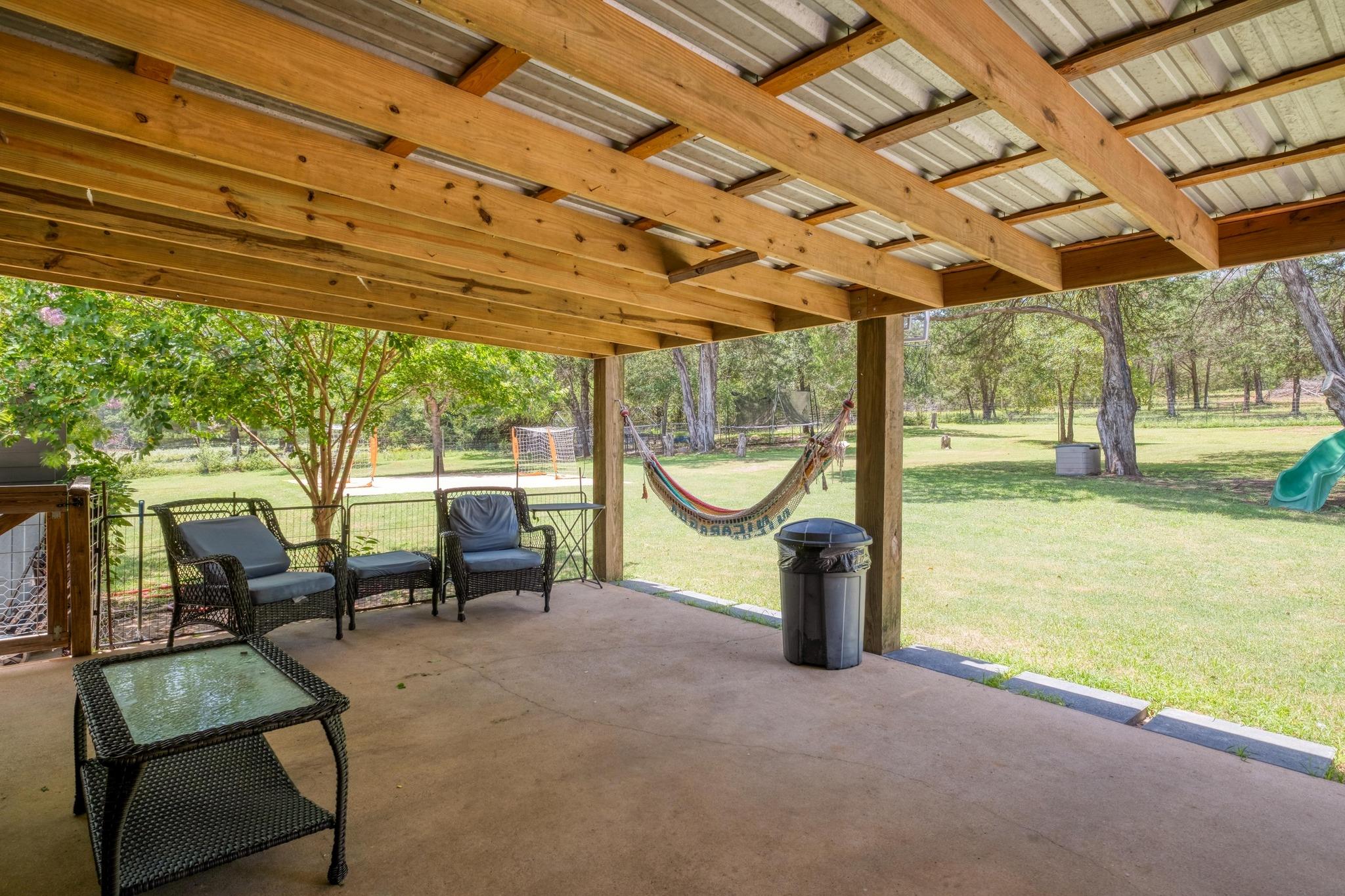 1922 E SH 21, Paige, TX 78659