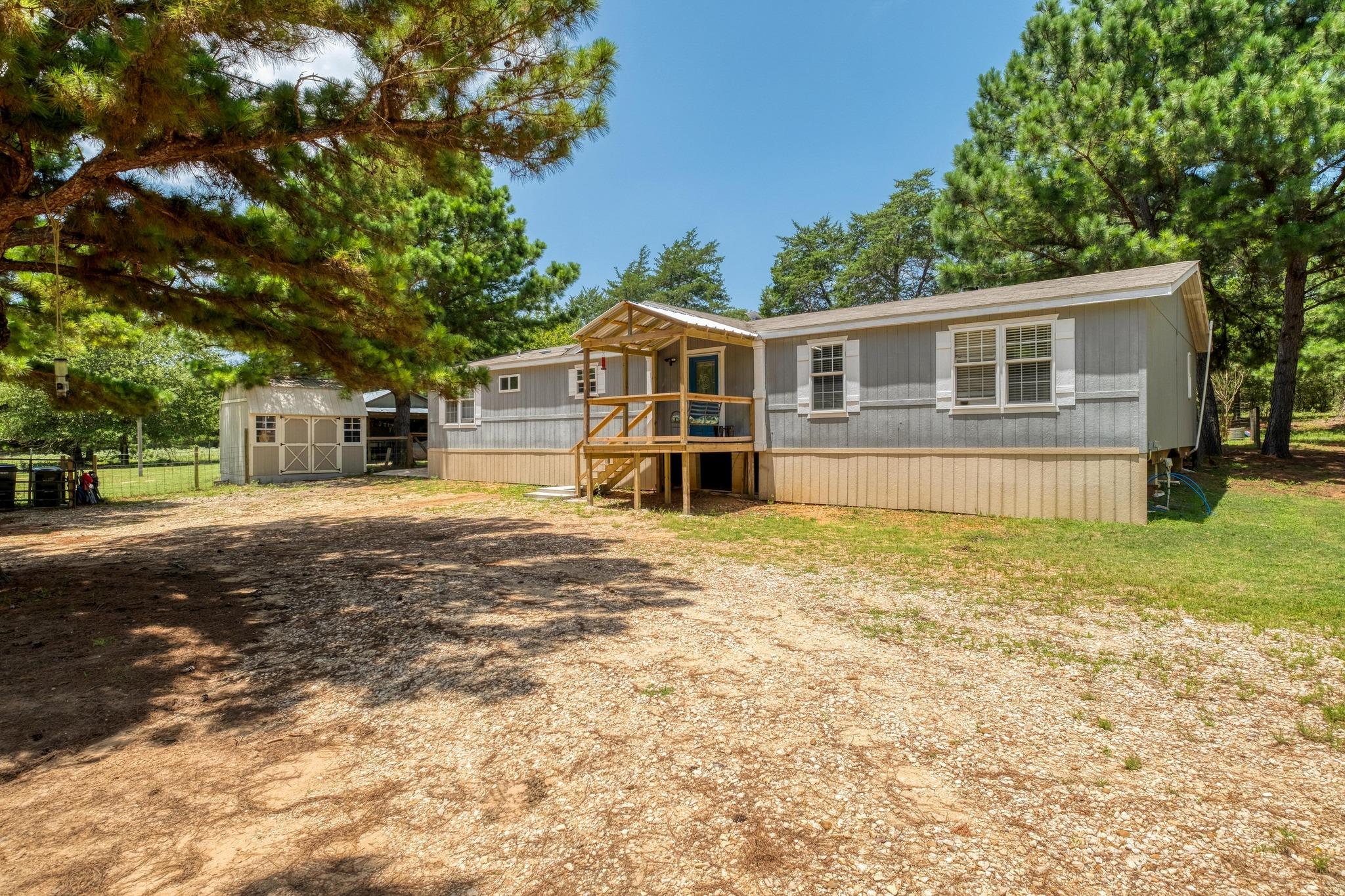 1922 E SH 21, Paige, TX 78659