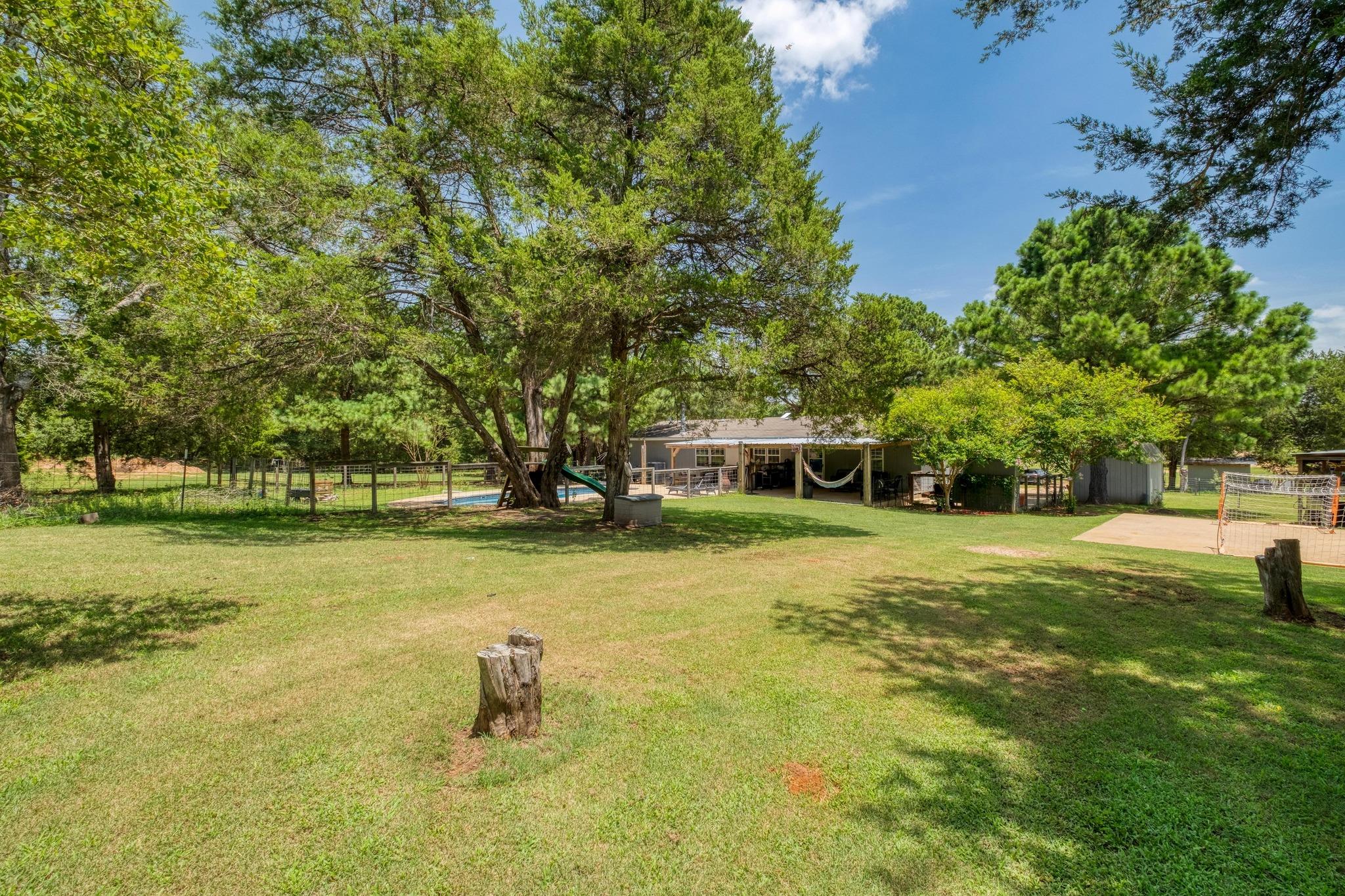 1922 E SH 21, Paige, TX 78659