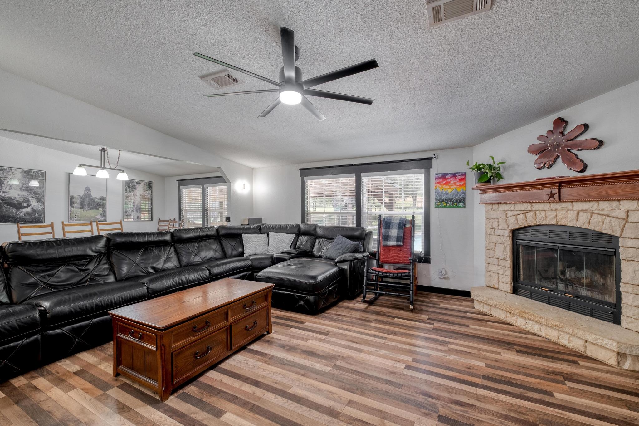 1922 E SH 21, Paige, TX 78659