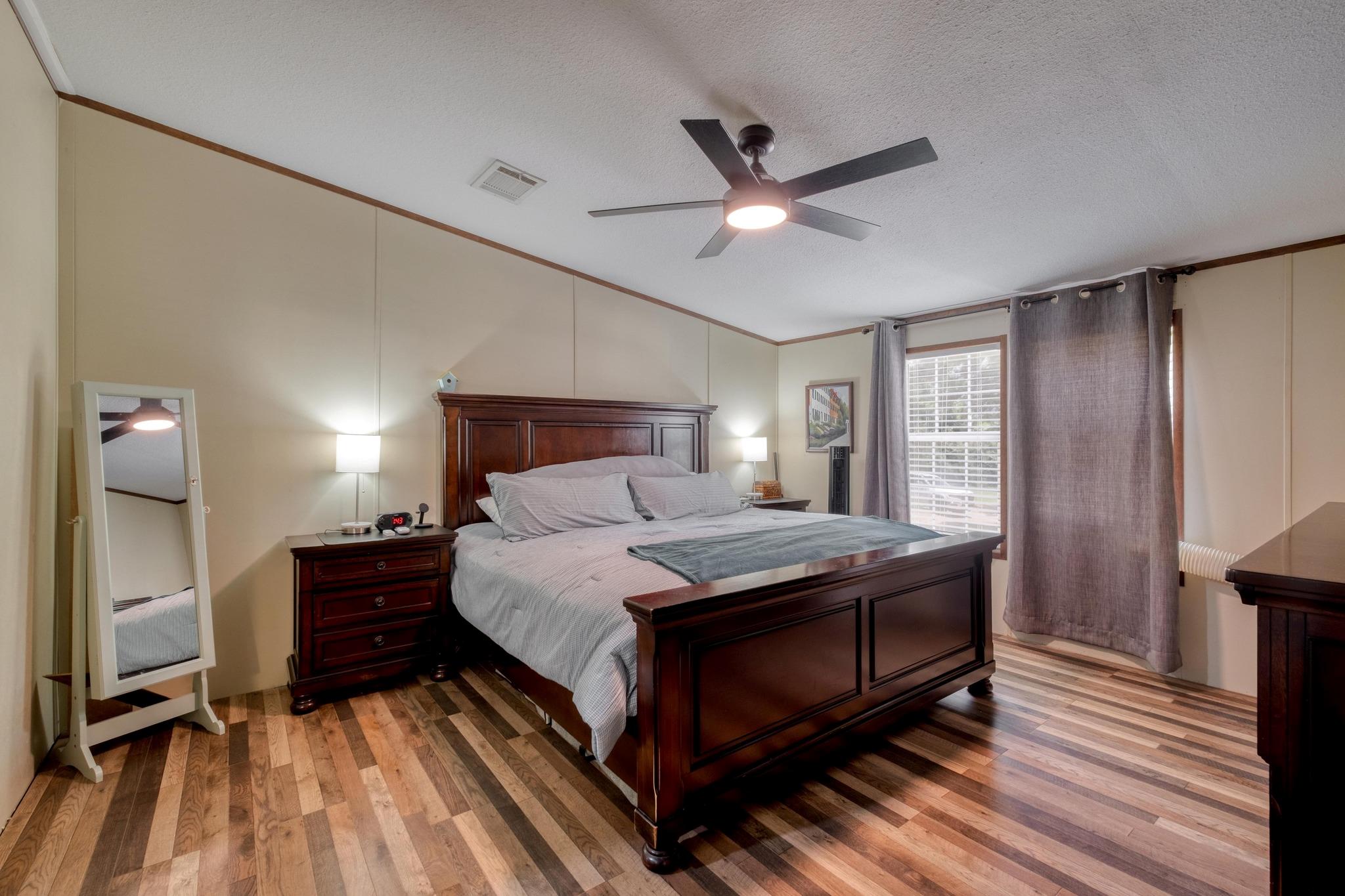 1922 E SH 21, Paige, TX 78659