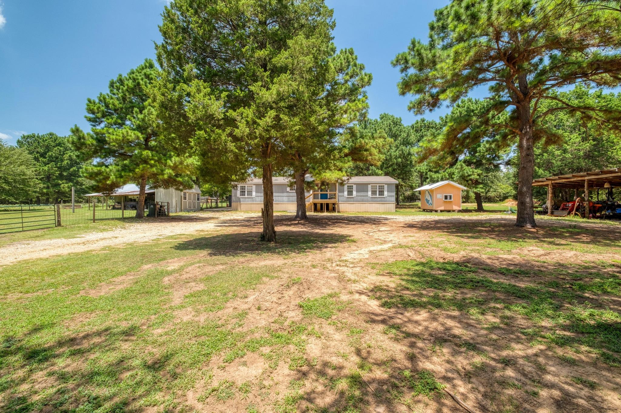 1922 E SH 21, Paige, TX 78659