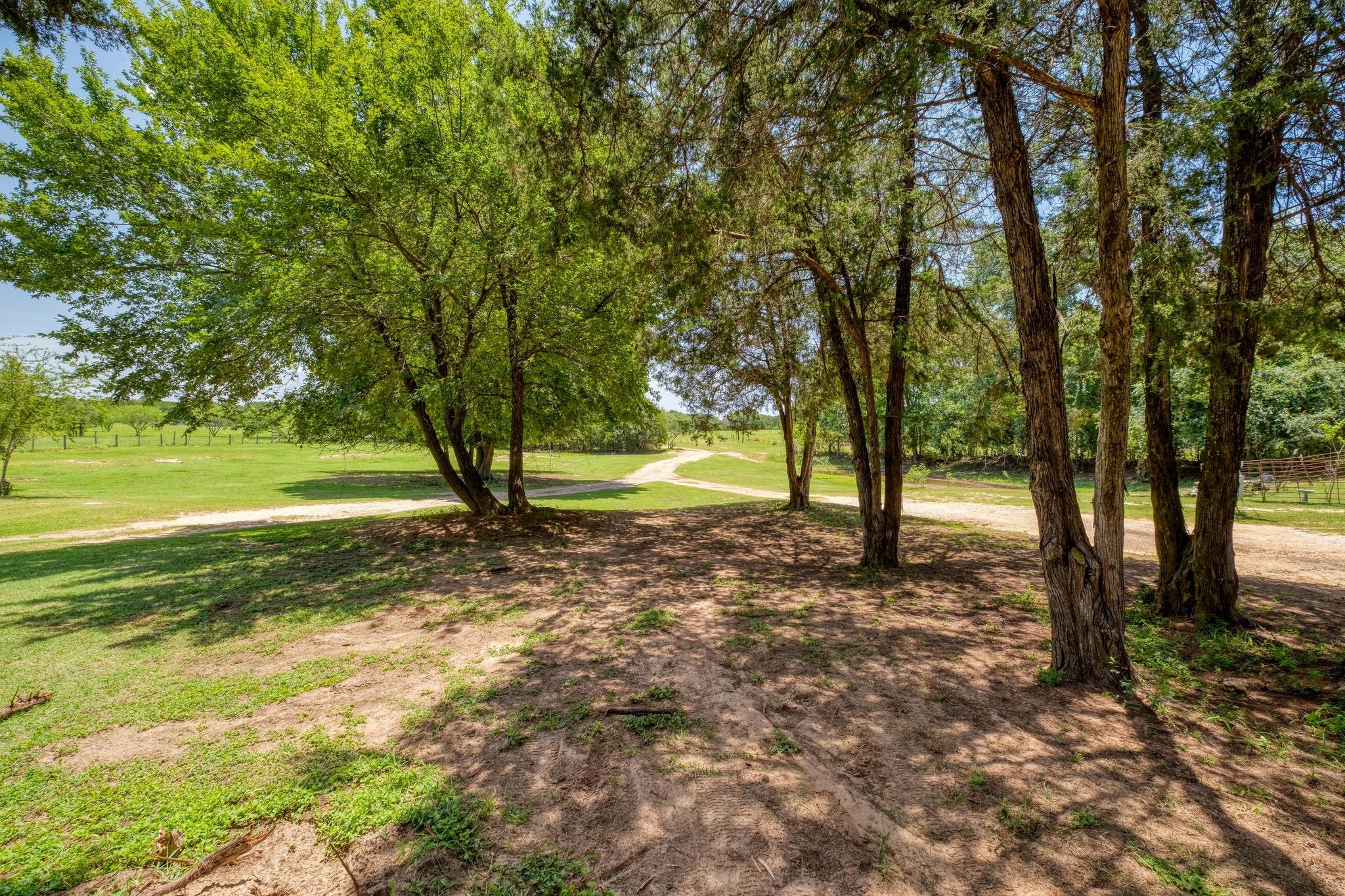 1922 E SH 21, Paige, TX 78659