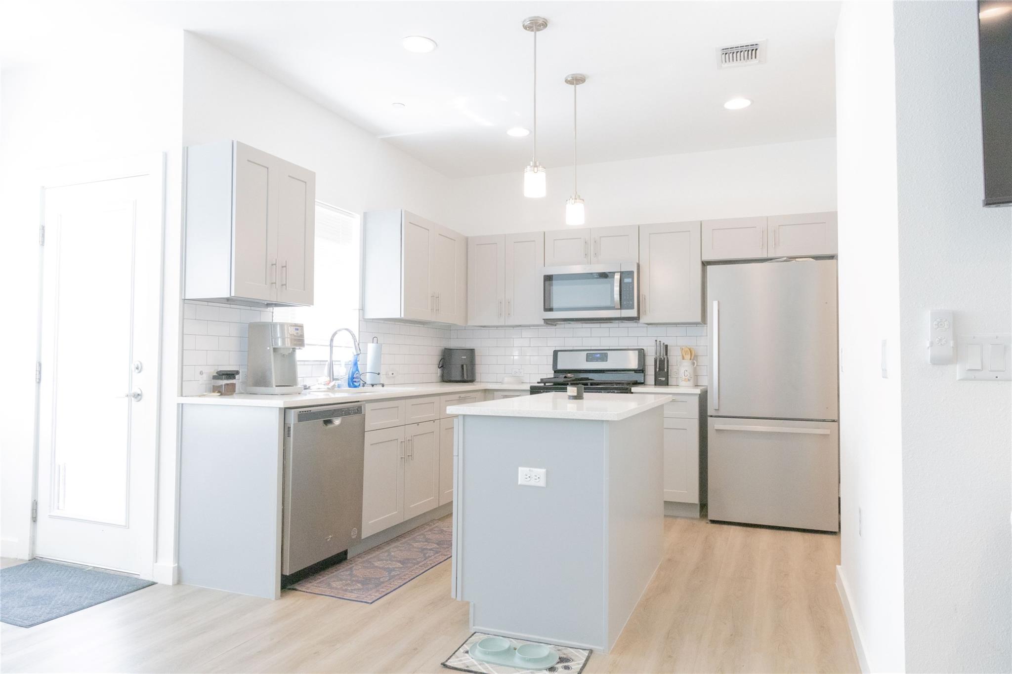 12500 Lamppost Ln # 16, Austin, TX 78727