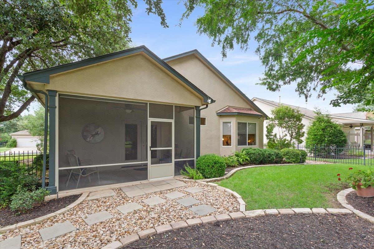 101 Lubbock Dr, Georgetown, TX 78633