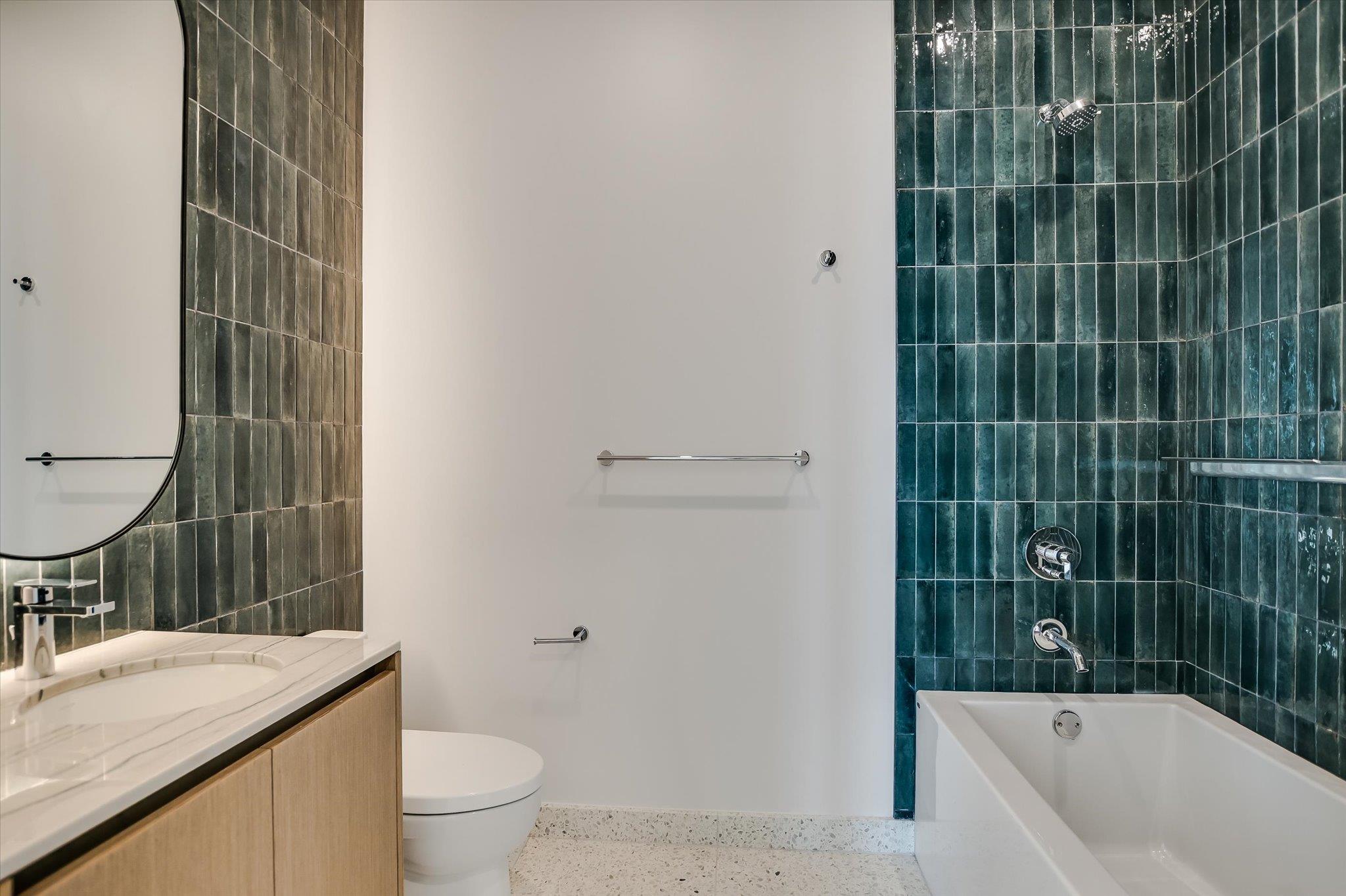 610 Davis St # 3305, Austin, TX 78701