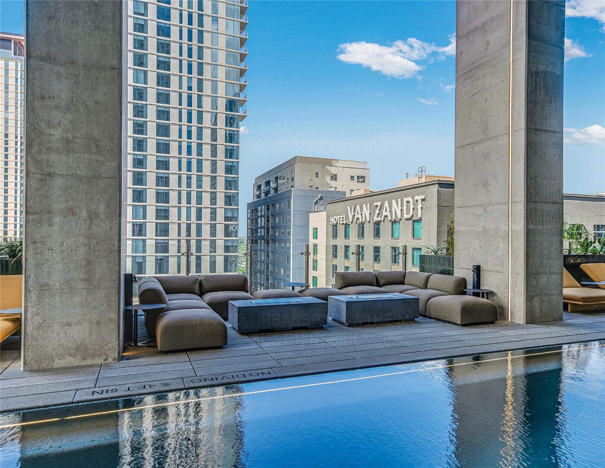 610 Davis St # 3305, Austin, TX 78701
