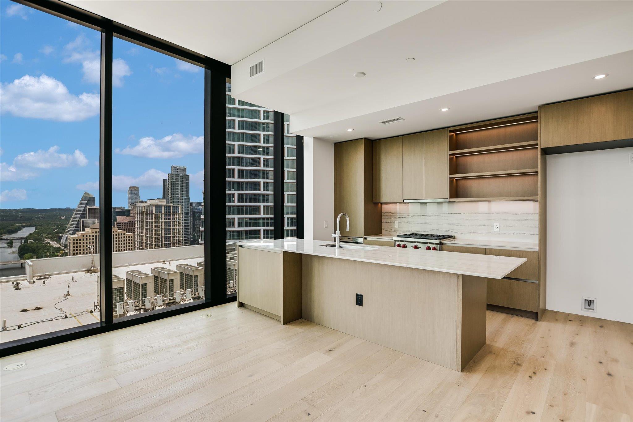 610 Davis St # 3305, Austin, TX 78701