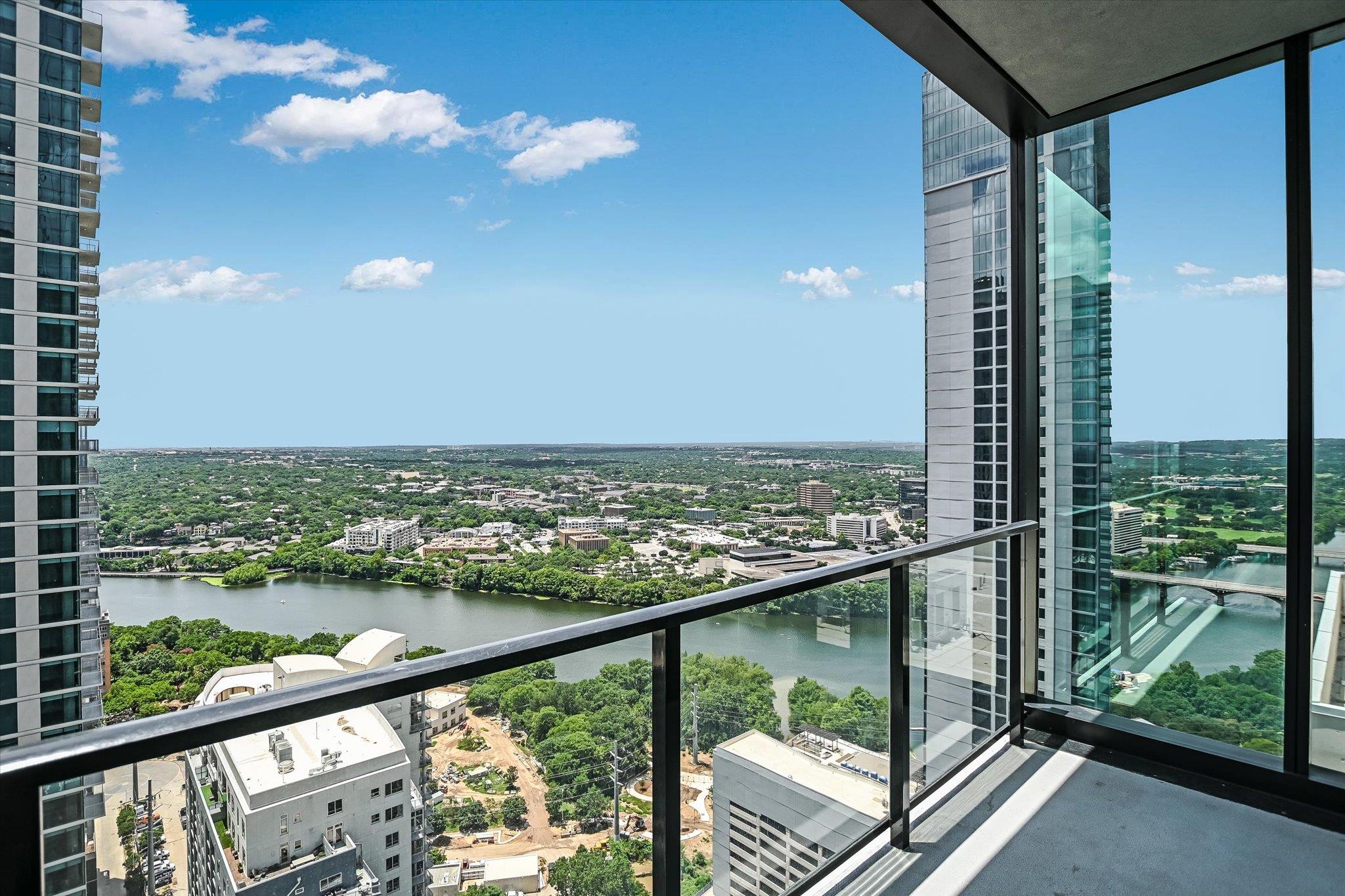 610 Davis St # 3305, Austin, TX 78701