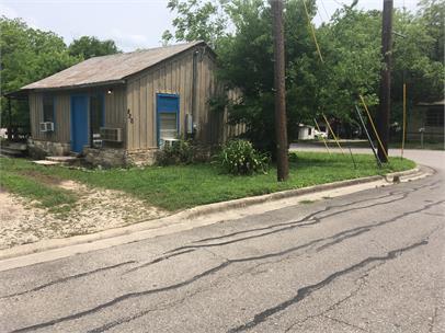 820 Neches St, Lockhart, TX 78644