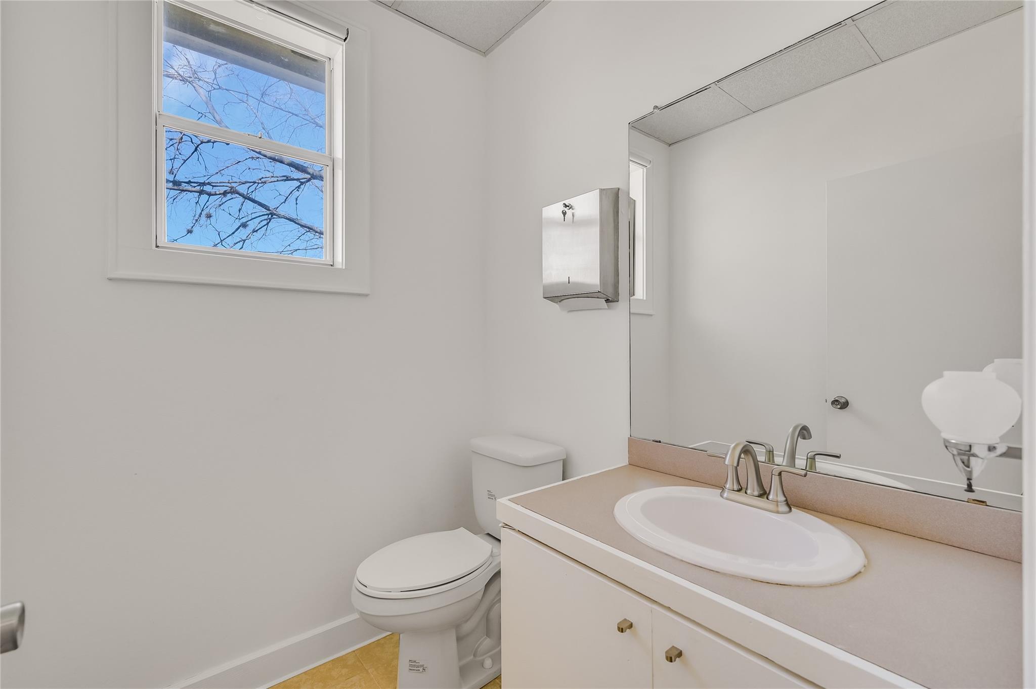 608 W Oltorf St # B, Austin, TX 78704
