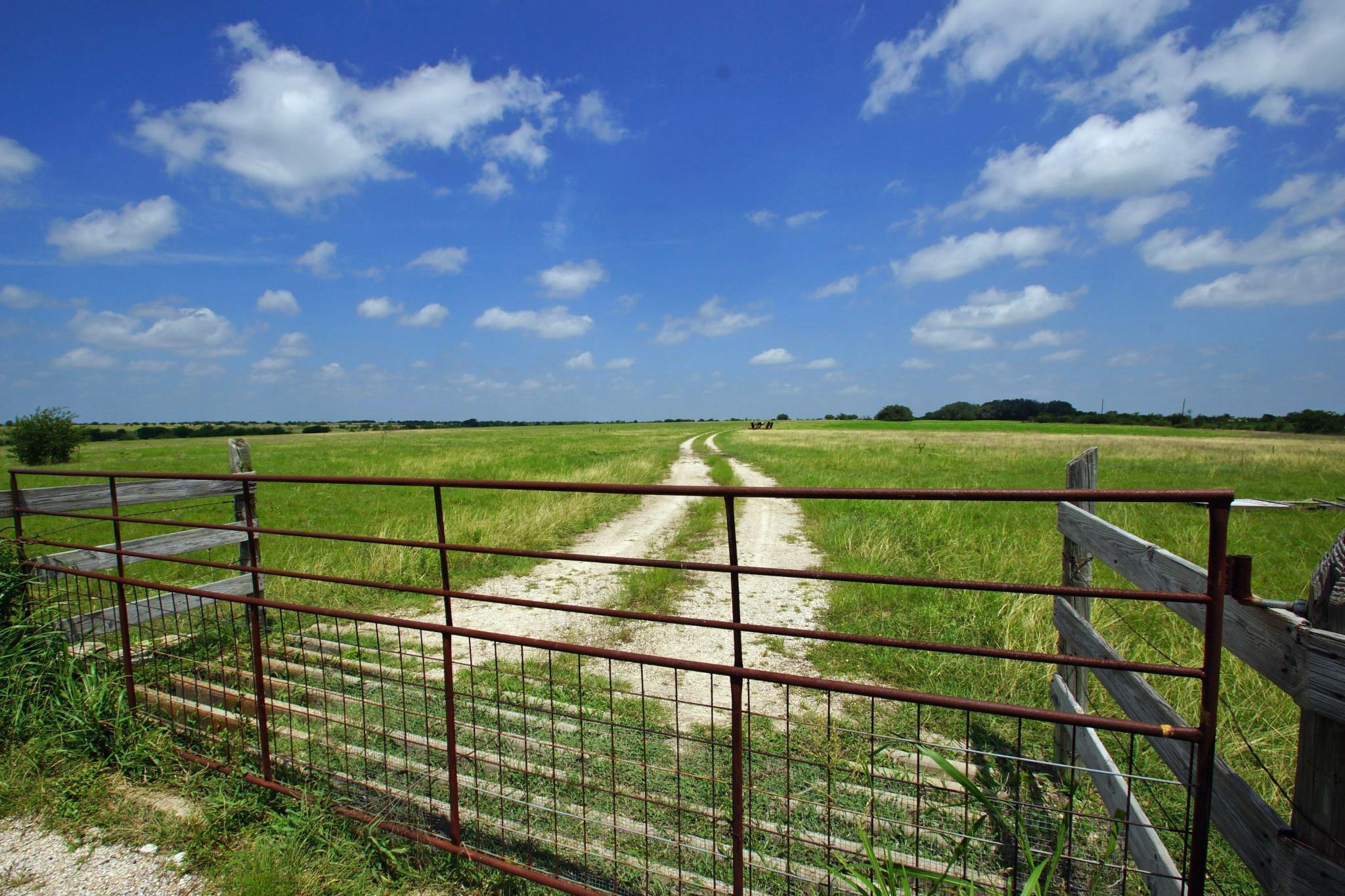 2002 County Road 276, Bertram, TX 78605