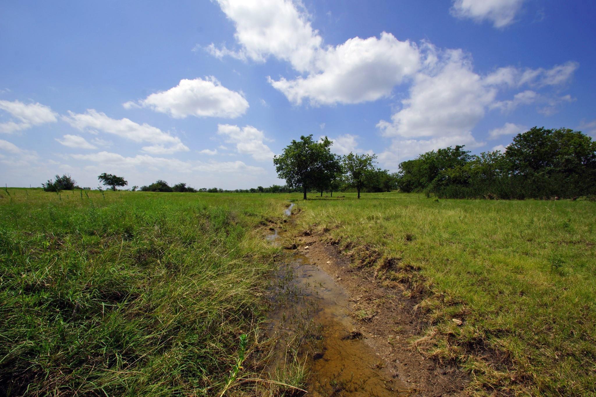 2002 County Road 276, Bertram, TX 78605