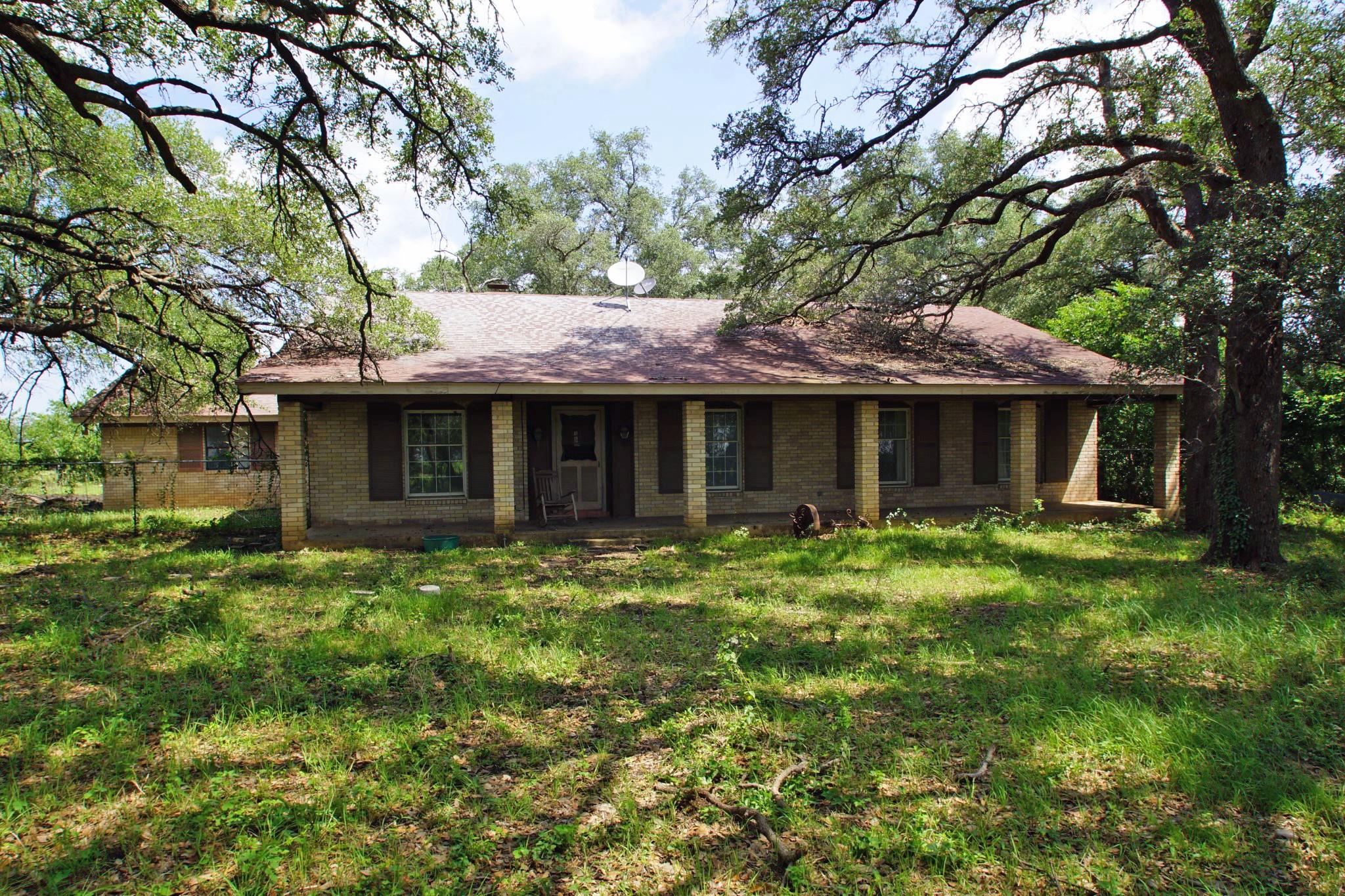 2002 County Road 276, Bertram, TX 78605