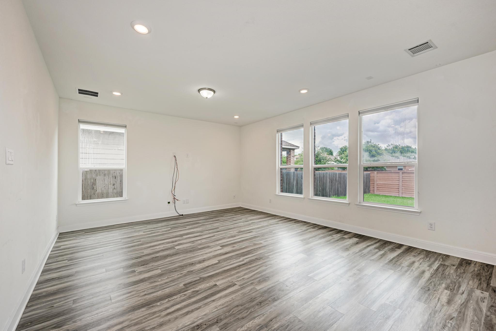 13613 James Garfield, Manor, TX 78653
