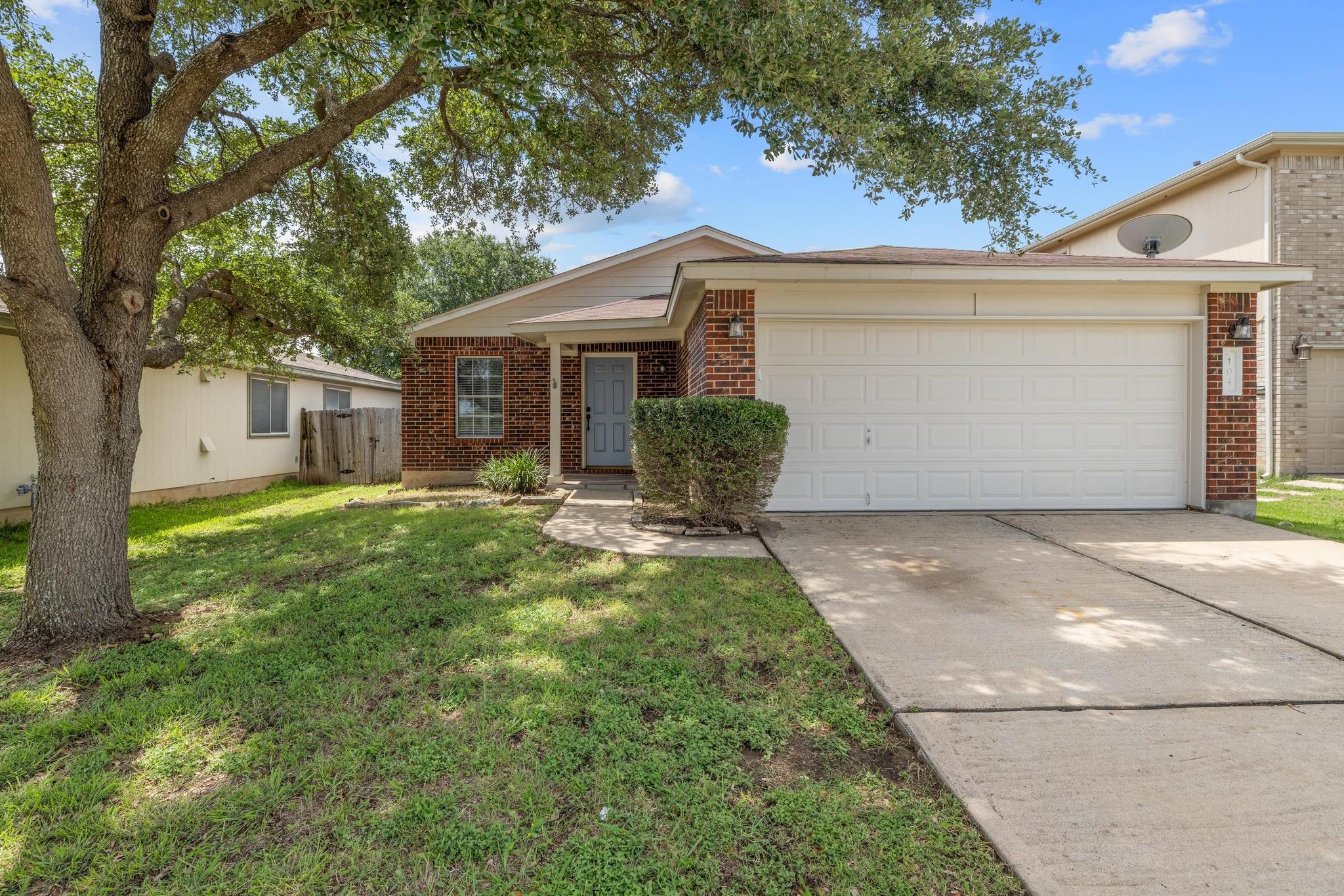 104 Brentwood Dr, Leander, TX 78641
