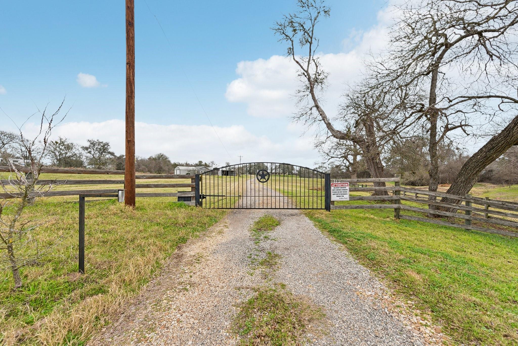 112 S Fitzwilliams #A Ln, Bastrop, TX 78602