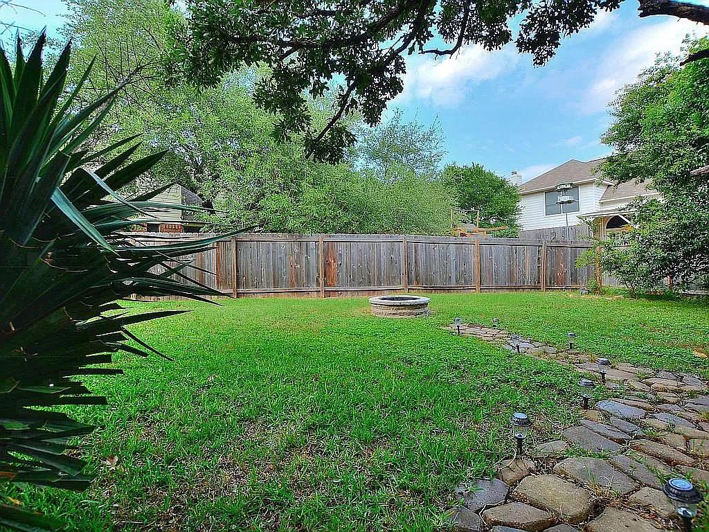 1207 Chinquapin Ct, Round Rock, TX 78681
