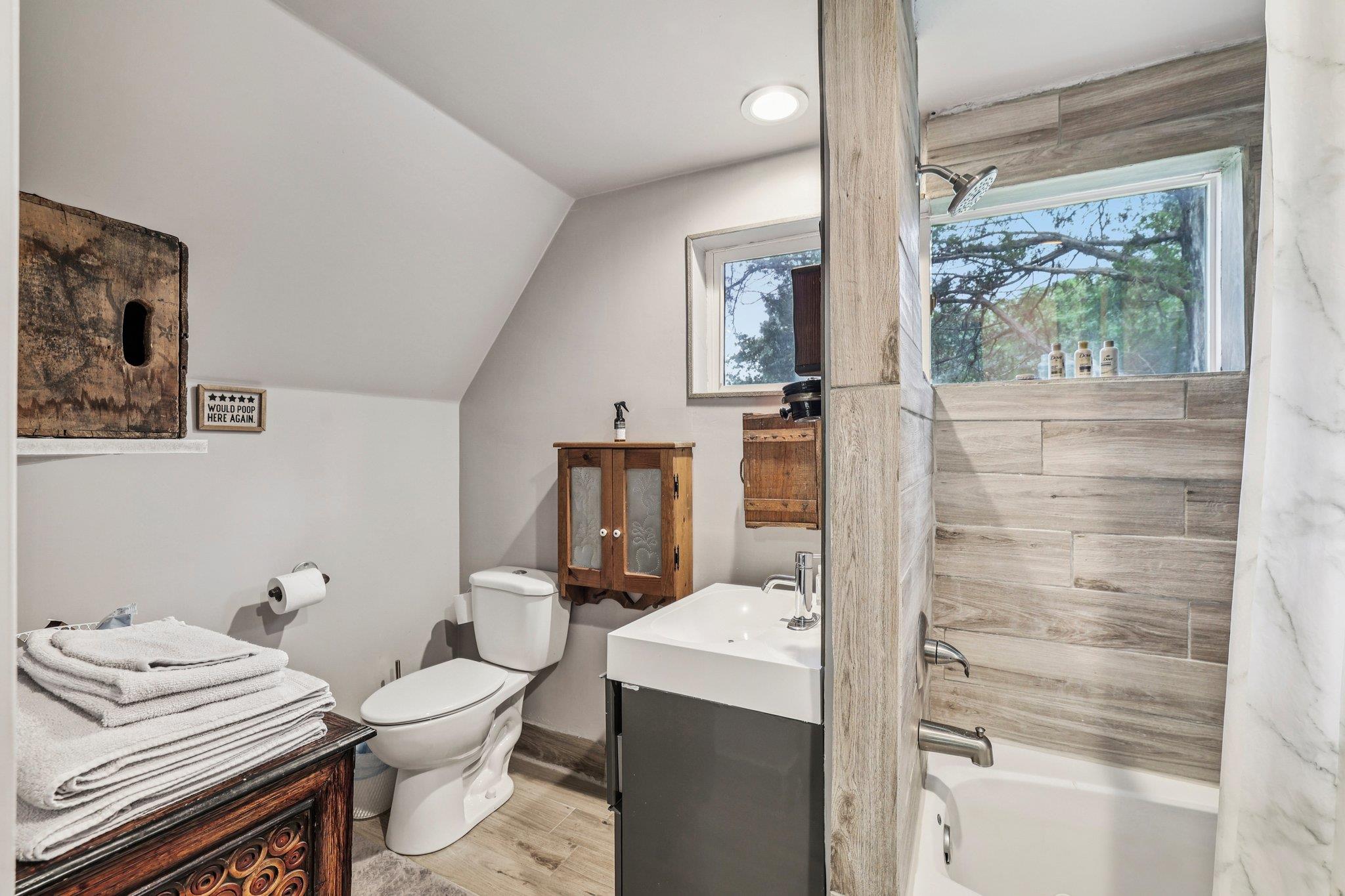 430 Green Valley Dr, Bastrop, TX 78602