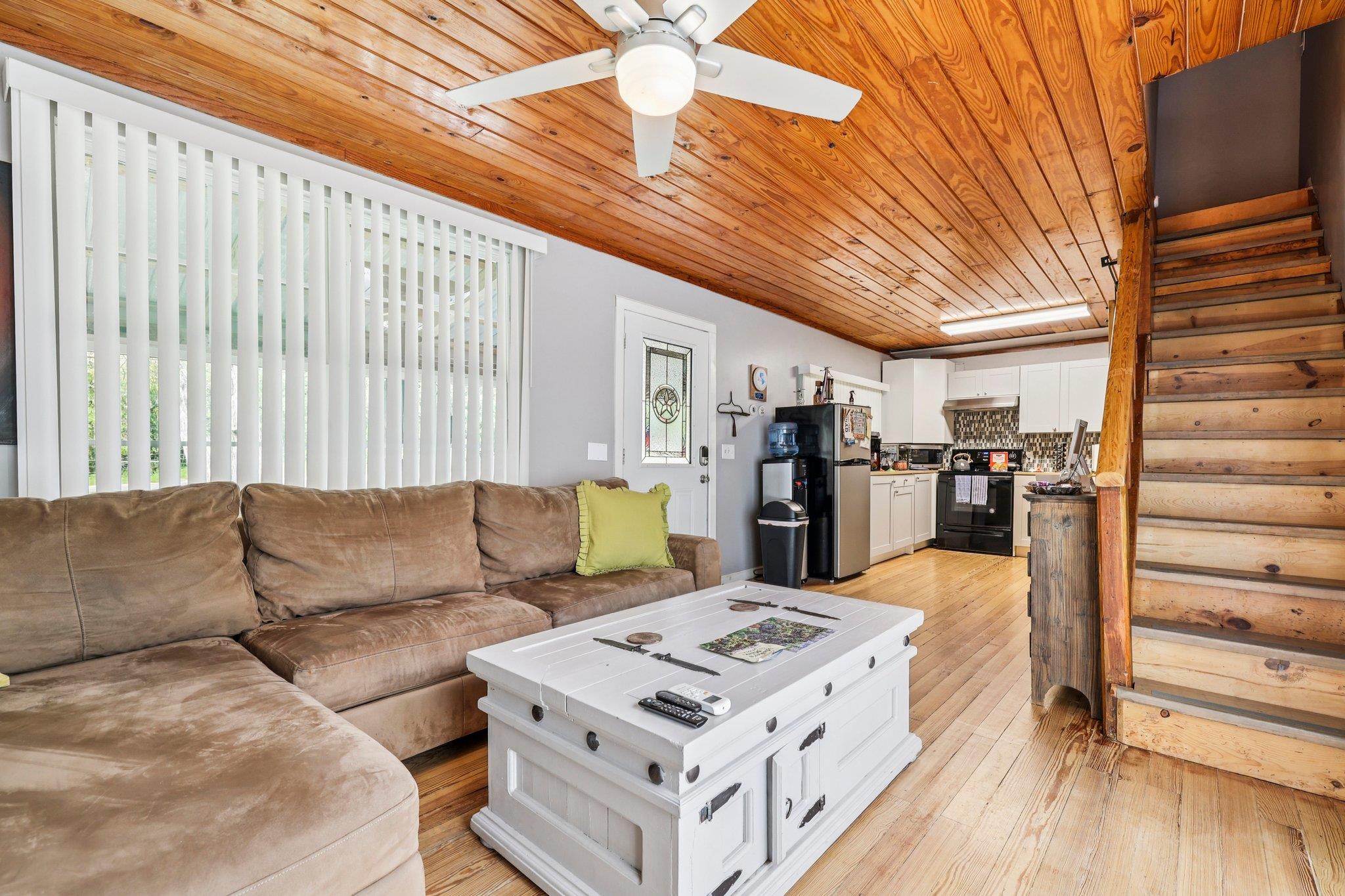 430 Green Valley Dr, Bastrop, TX 78602