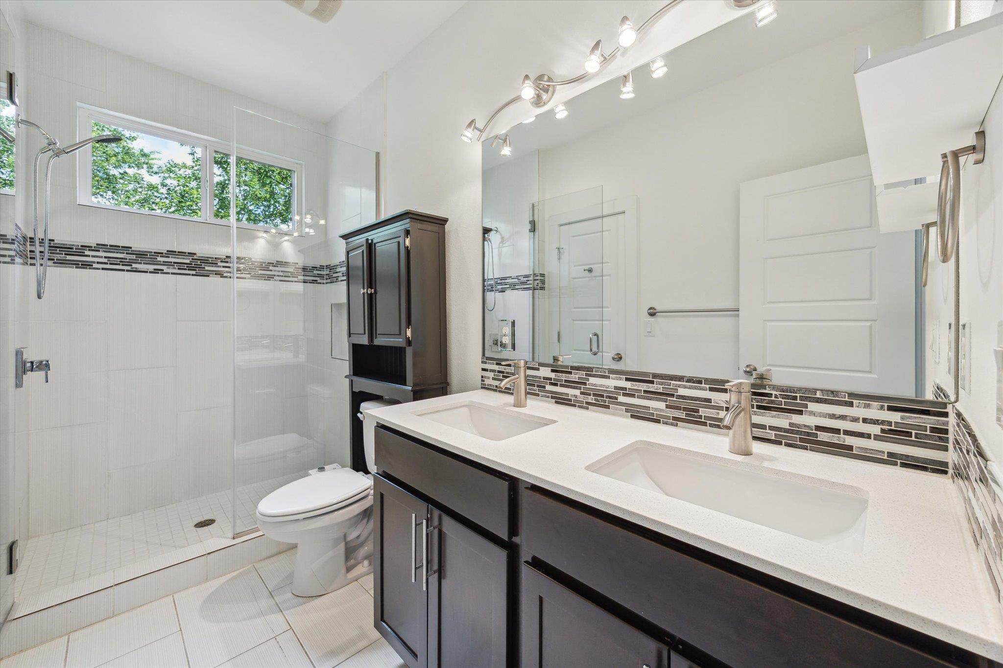 2708 Willow St # B, Austin, TX 78702