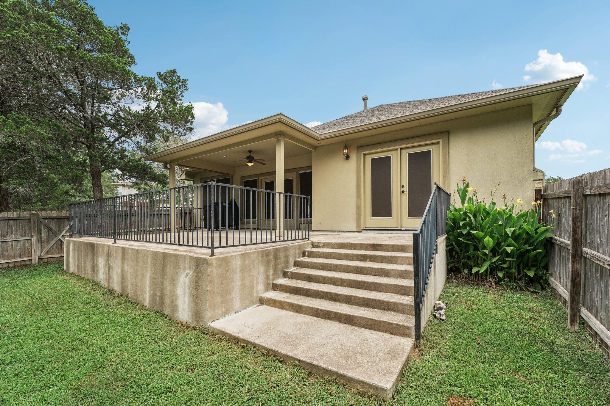 126 Spanish Trl, Bastrop, TX 78602