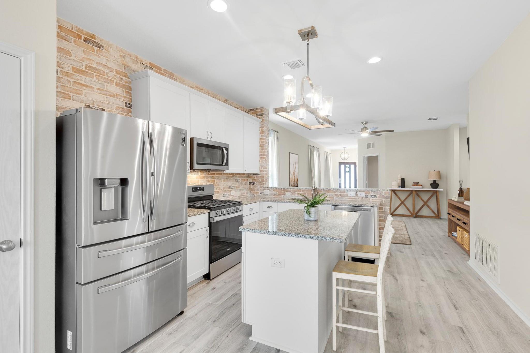 546 Pepperbark Loop, Buda, TX 78610