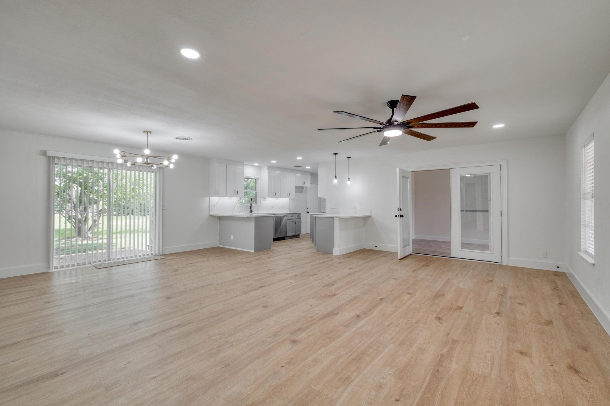 122 Blanket Flower Dr, Bastrop, TX 78602